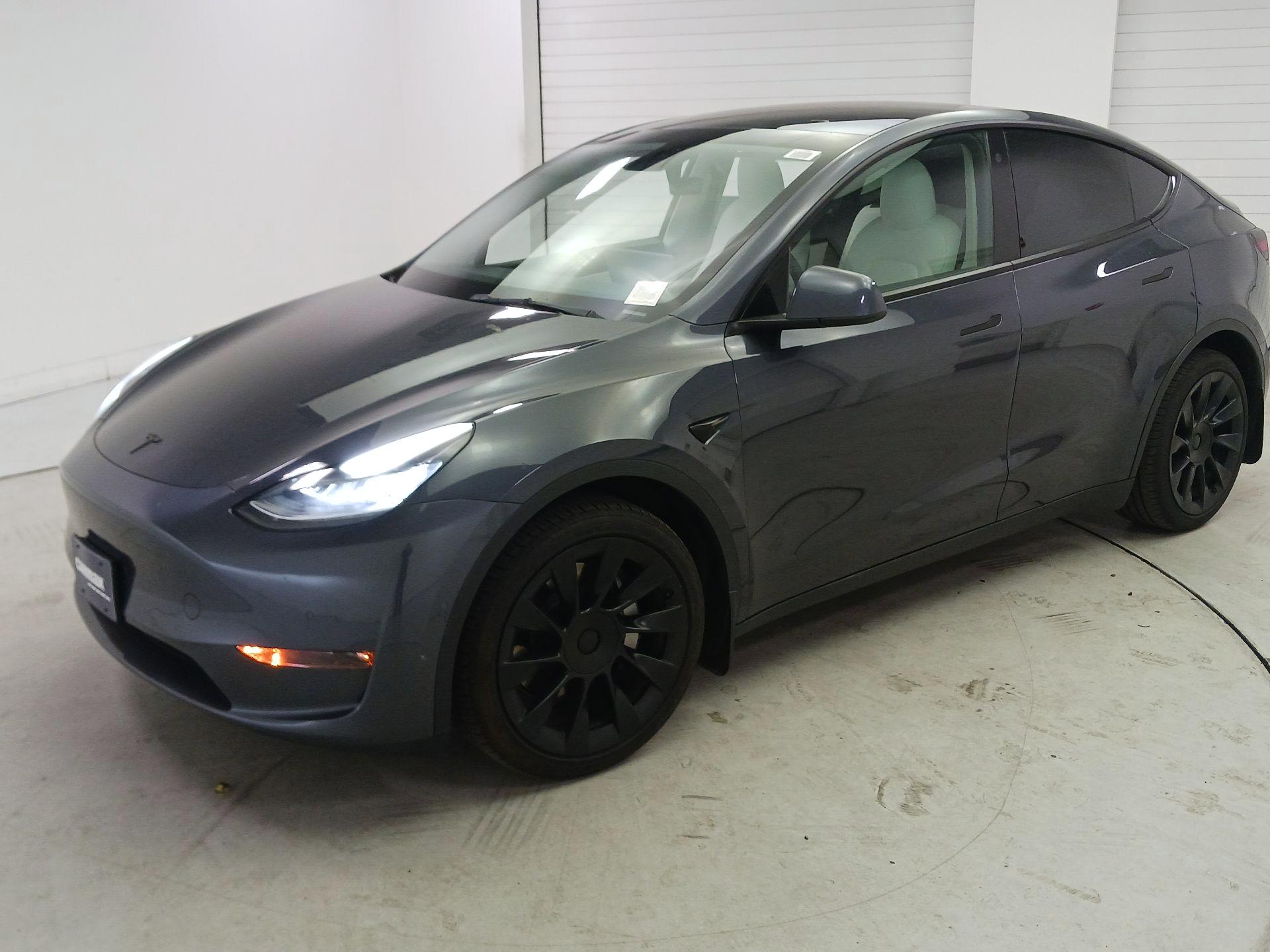 Thumbnail: 2022 Tesla Model Y - 3