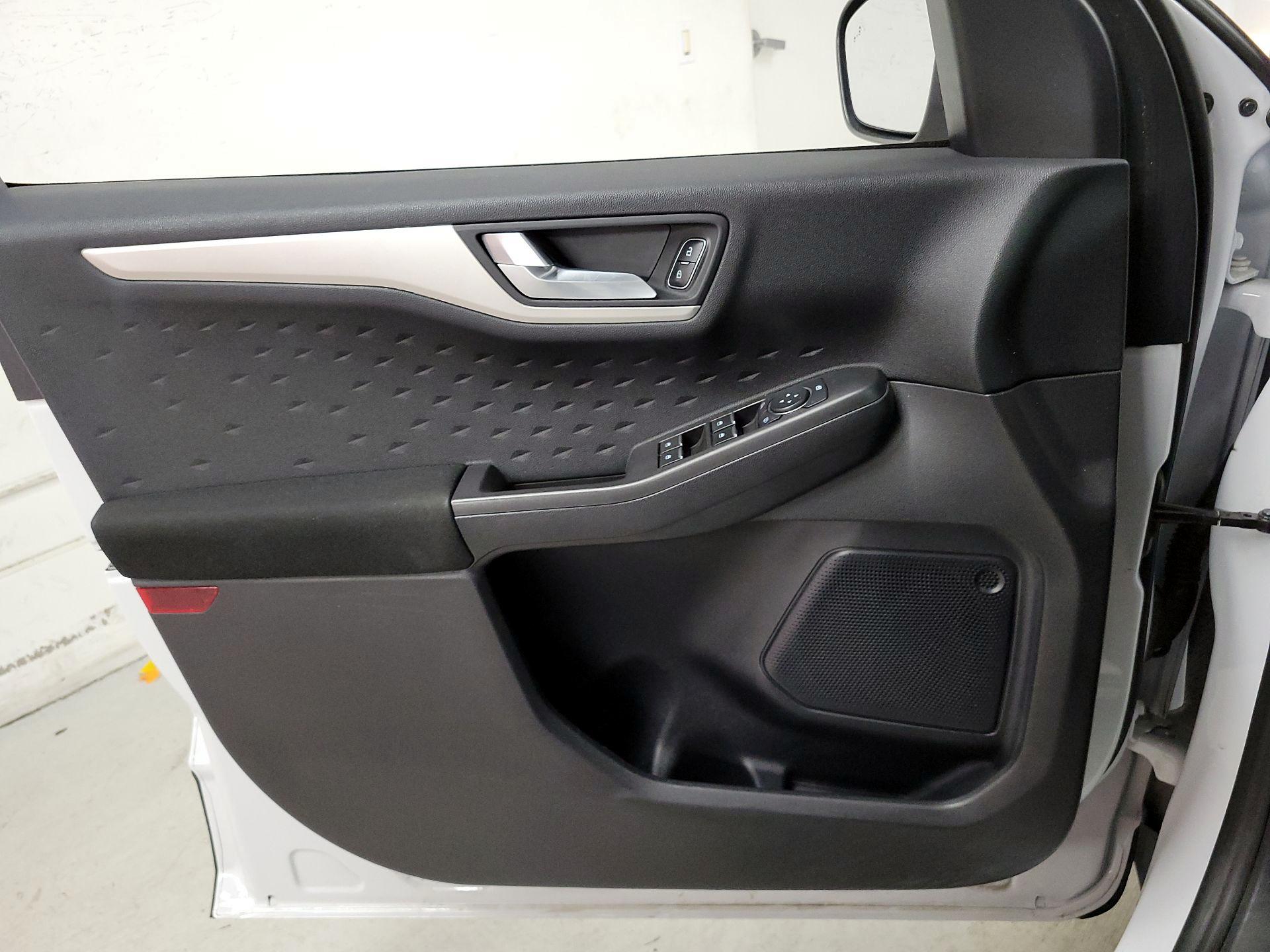 Thumbnail: 2020 Ford Escape - 10