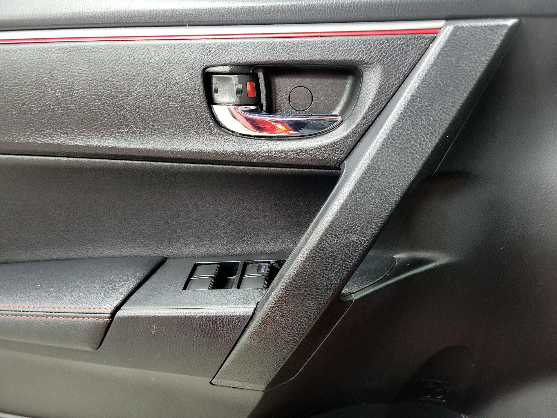 Thumbnail: 2016 Toyota Corolla - 10