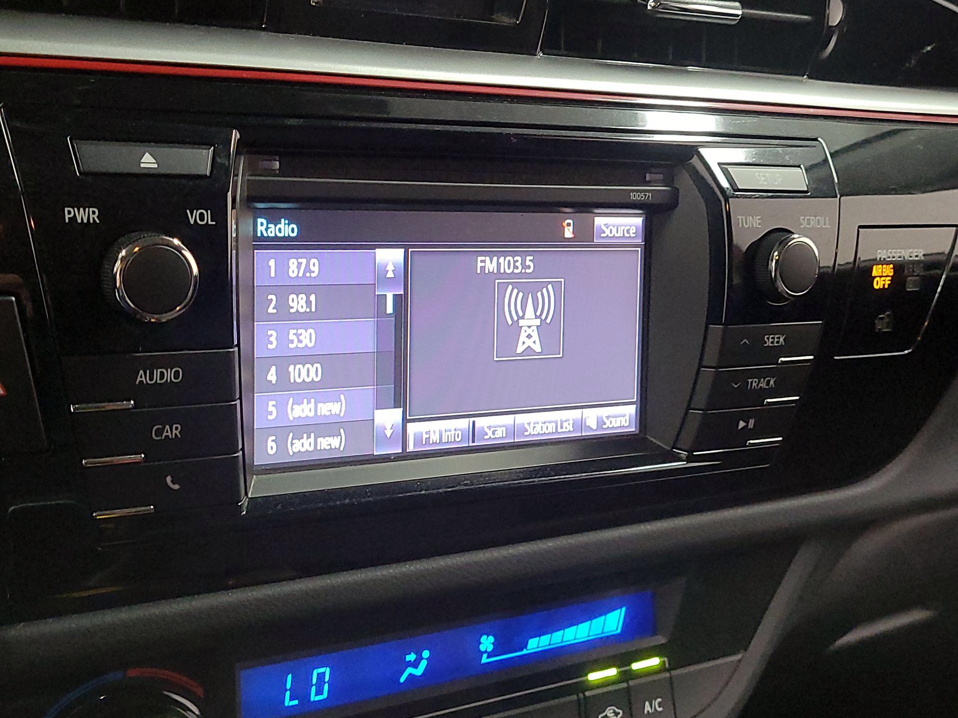 Thumbnail: 2016 Toyota Corolla - 13