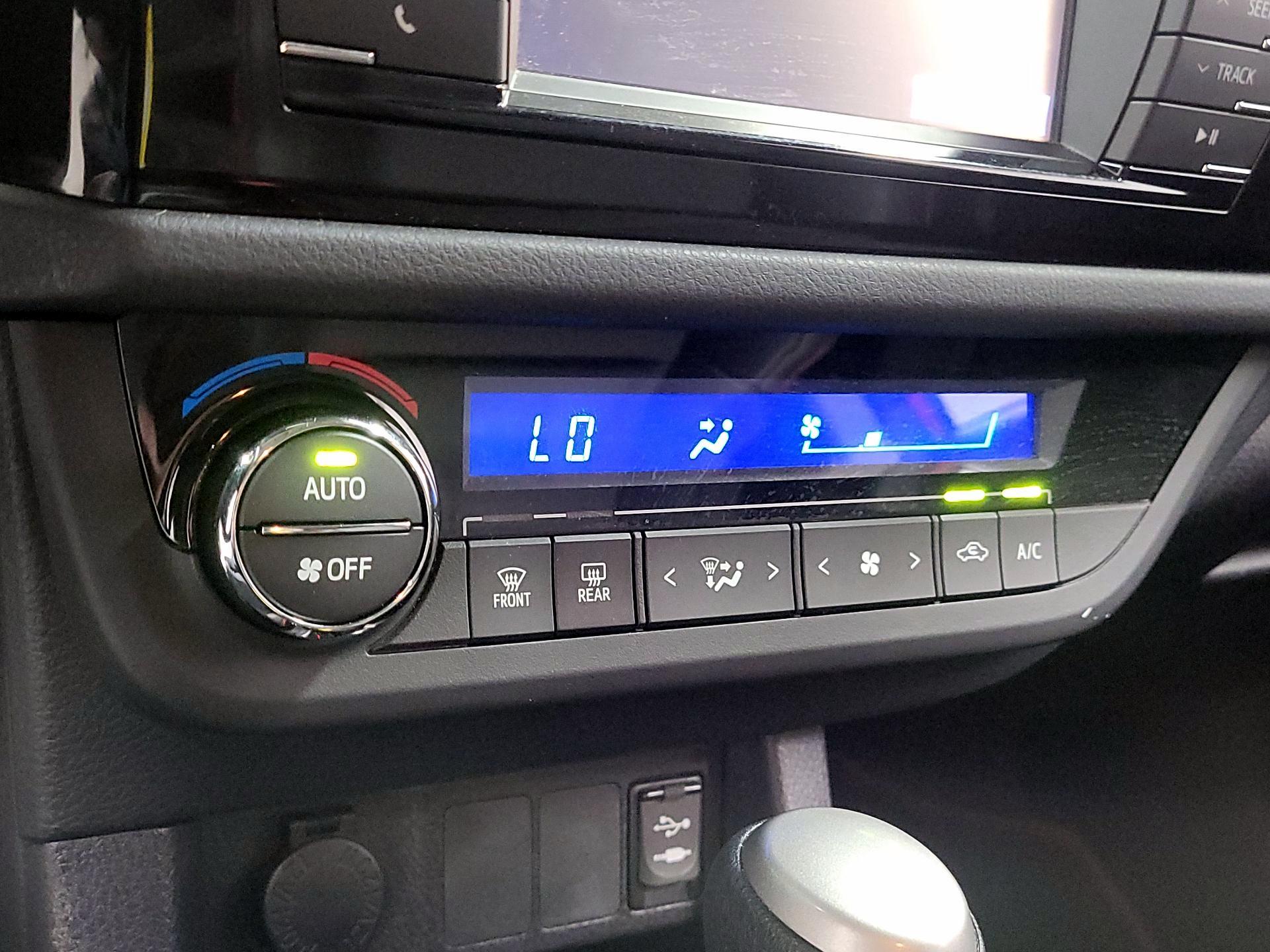 Thumbnail: 2016 Toyota Corolla - 14