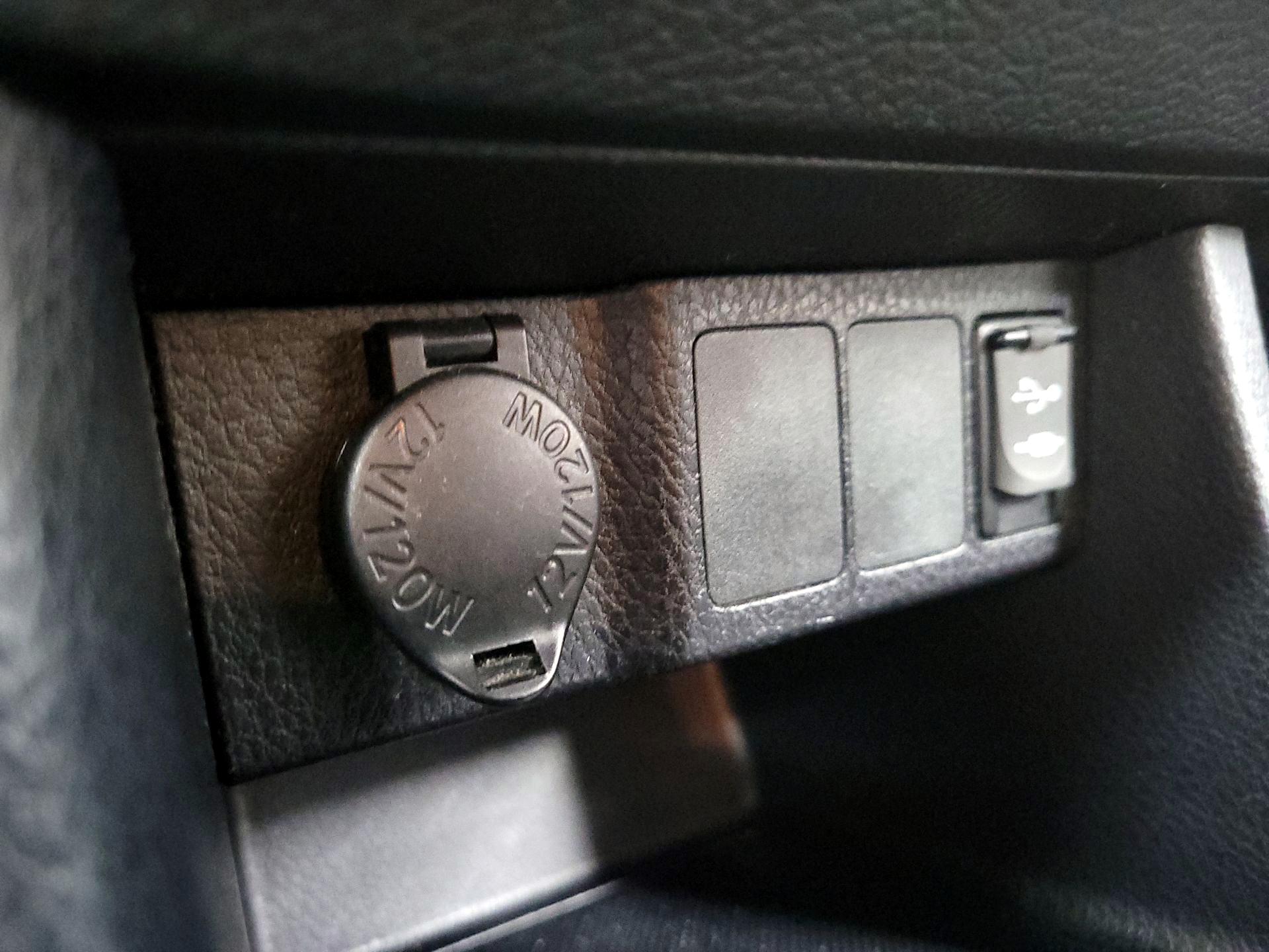 Thumbnail: 2016 Toyota Corolla - 16