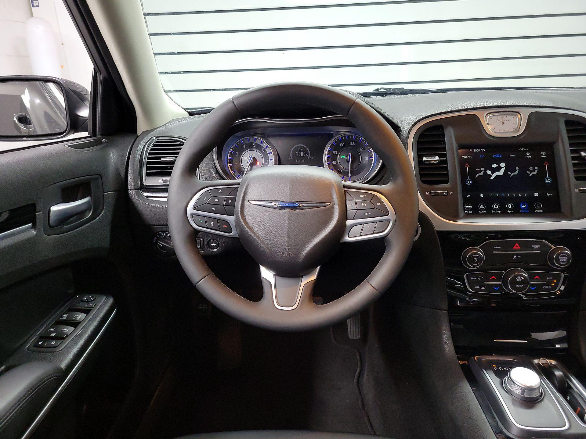 Thumbnail: 2023 Chrysler 300 - 10