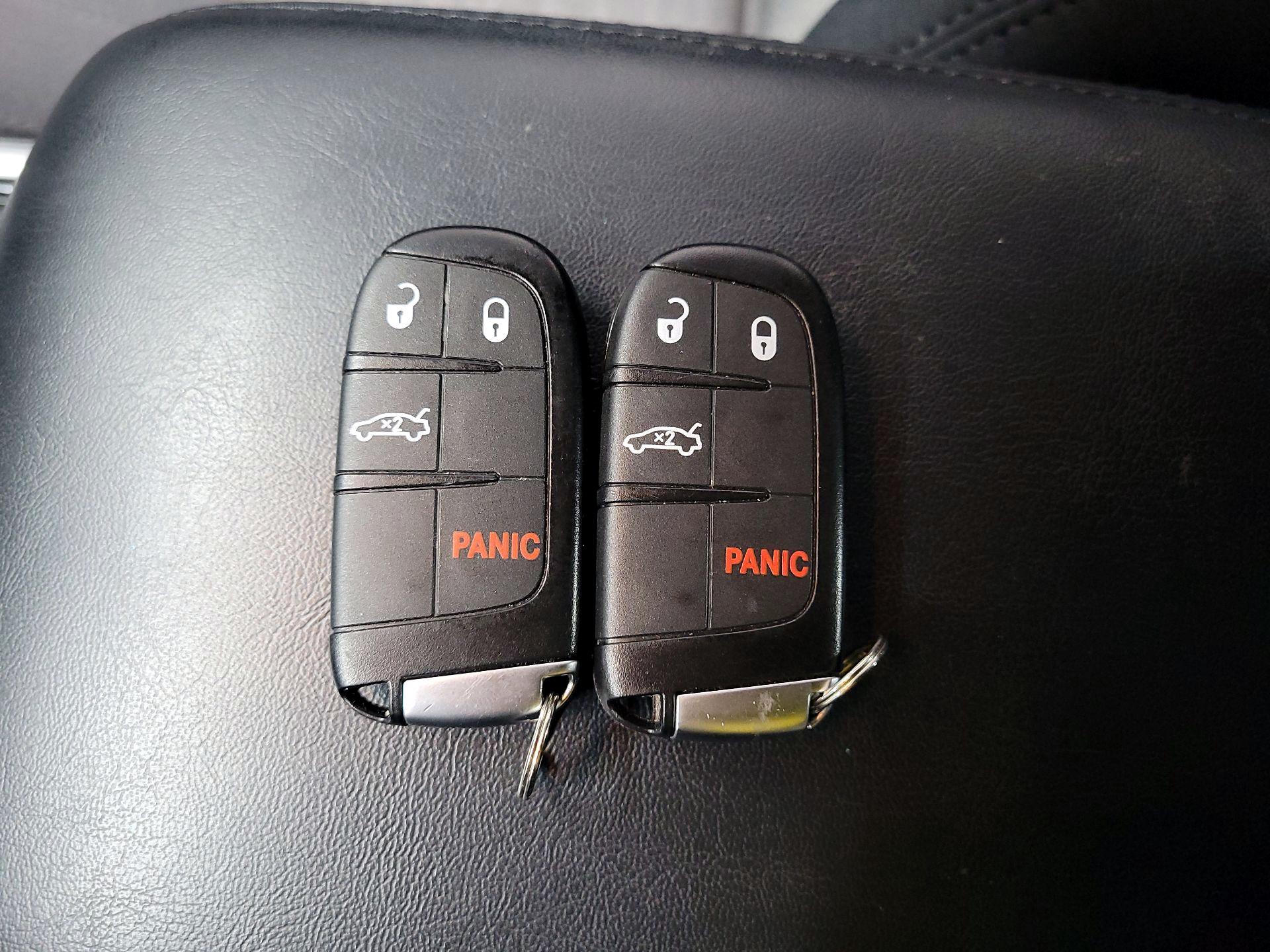 Thumbnail: 2023 Chrysler 300 - 20