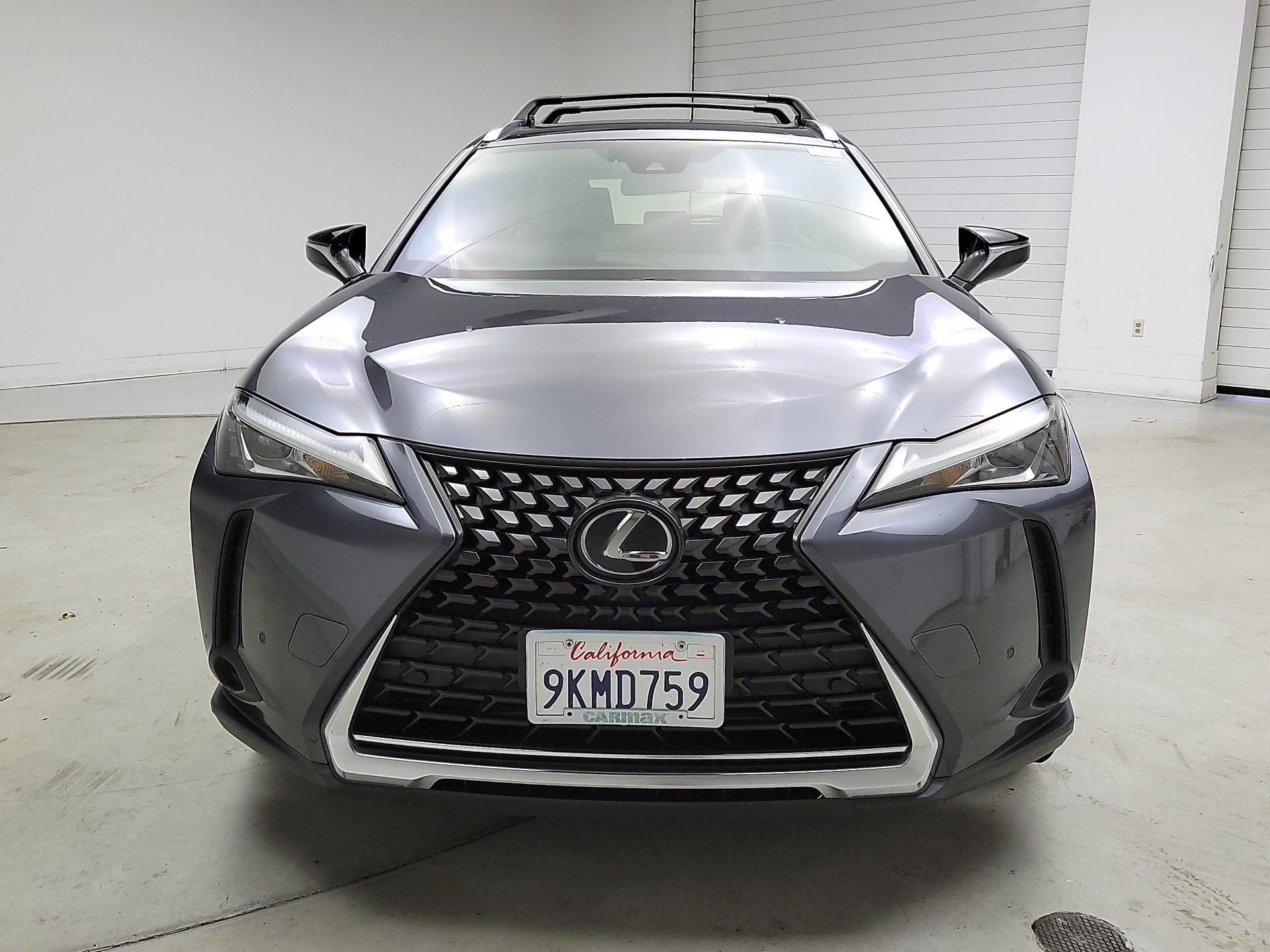 Thumbnail: 2022 Lexus UX - 2