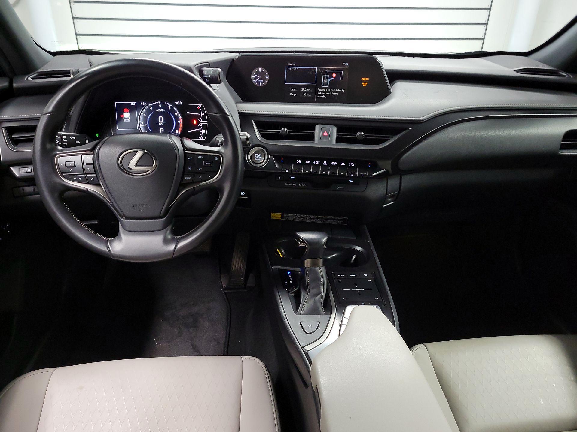 Thumbnail: 2022 Lexus UX - 8