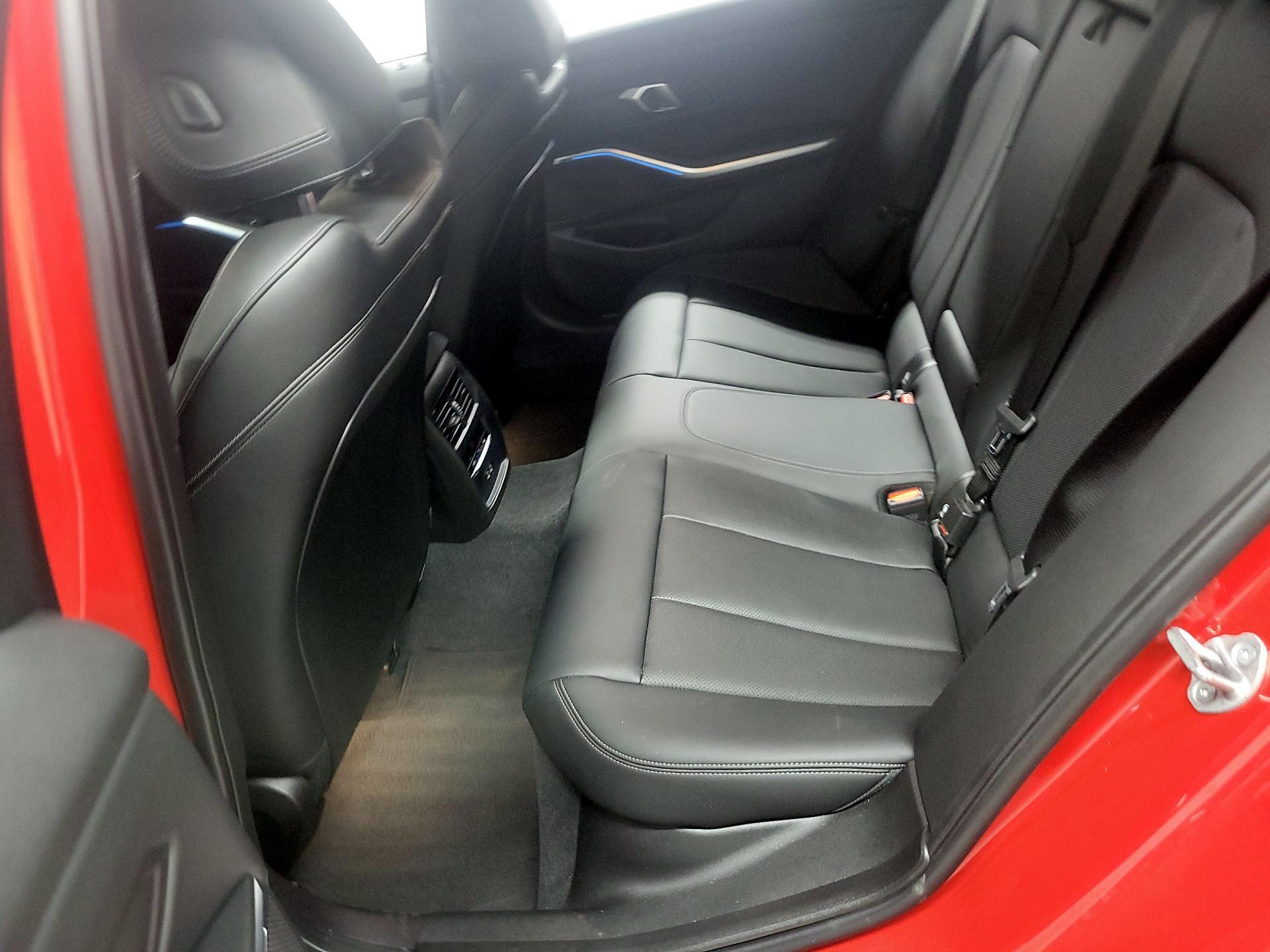 Thumbnail: 2024 BMW 3 Series - 16