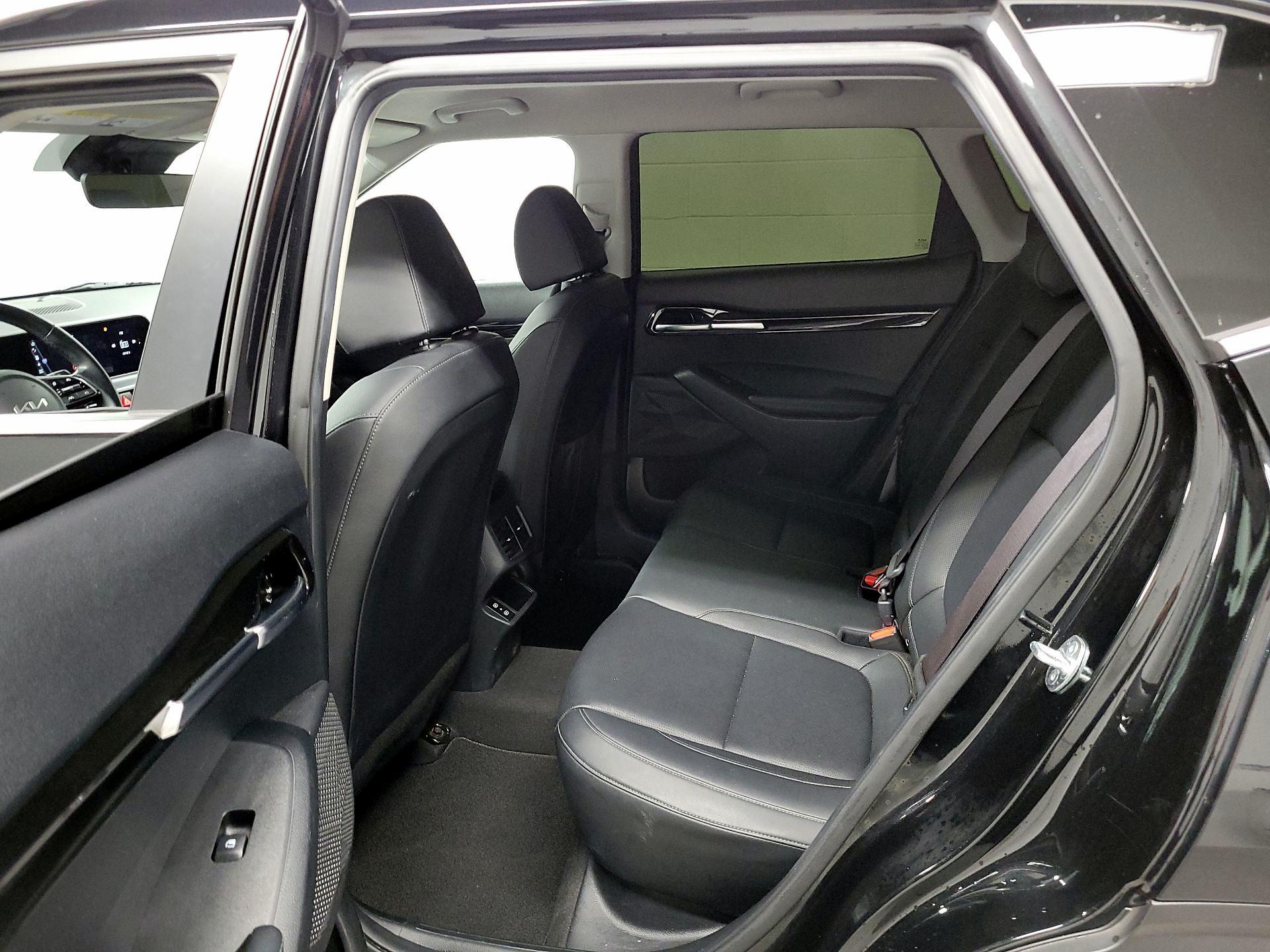 Thumbnail: 2024 Kia Seltos - 18