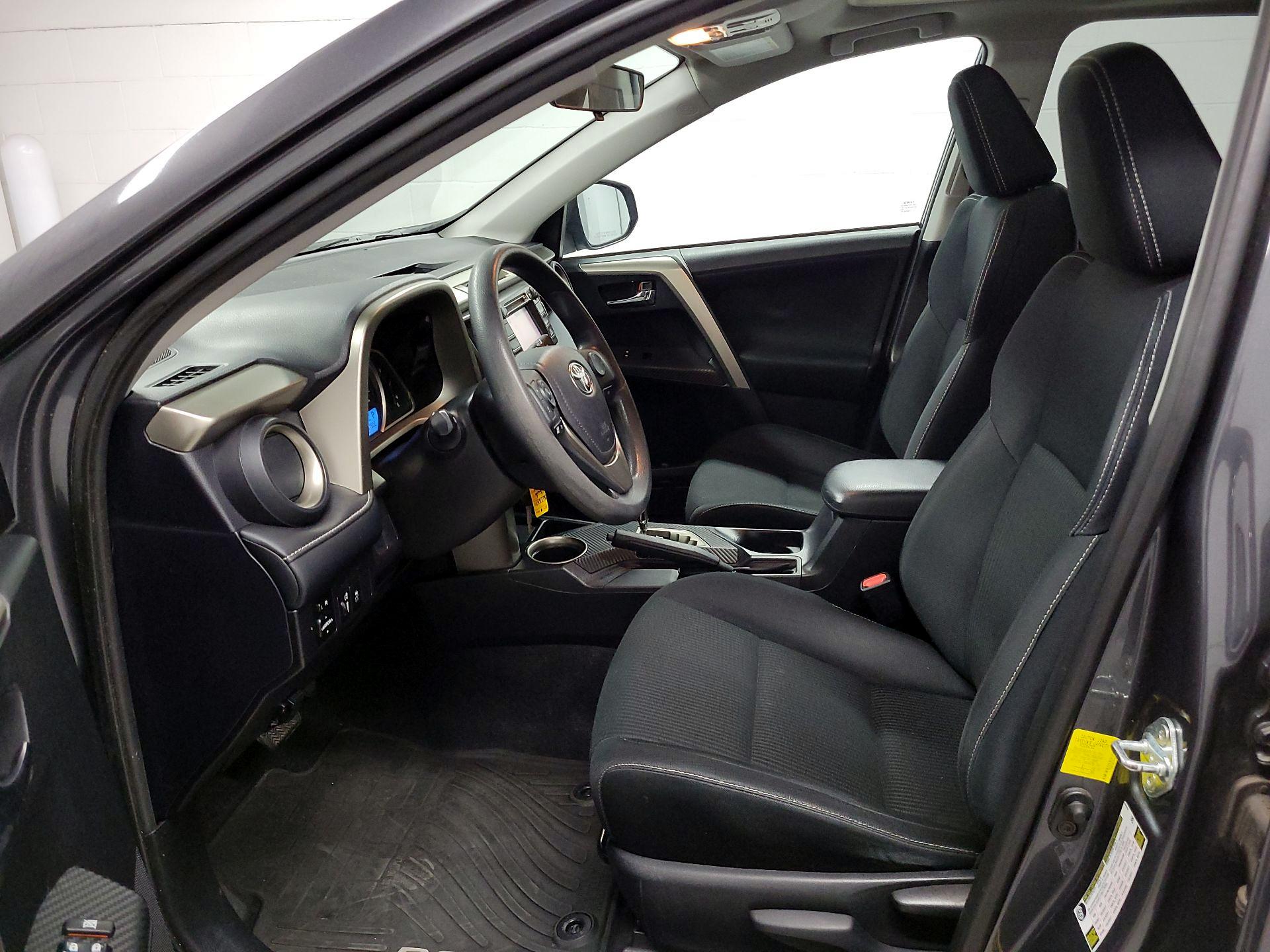 Thumbnail: 2015 Toyota RAV4 - 9