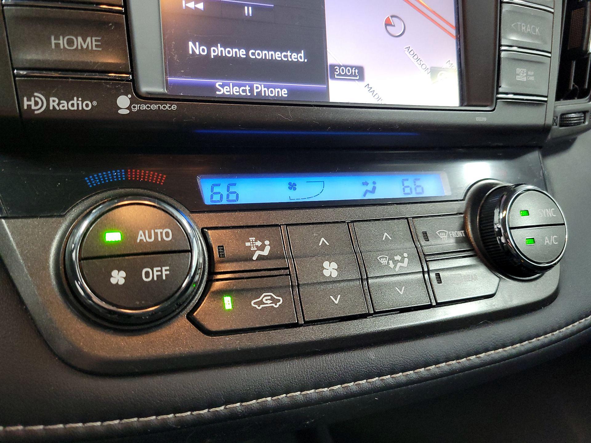 Thumbnail: 2015 Toyota RAV4 - 15