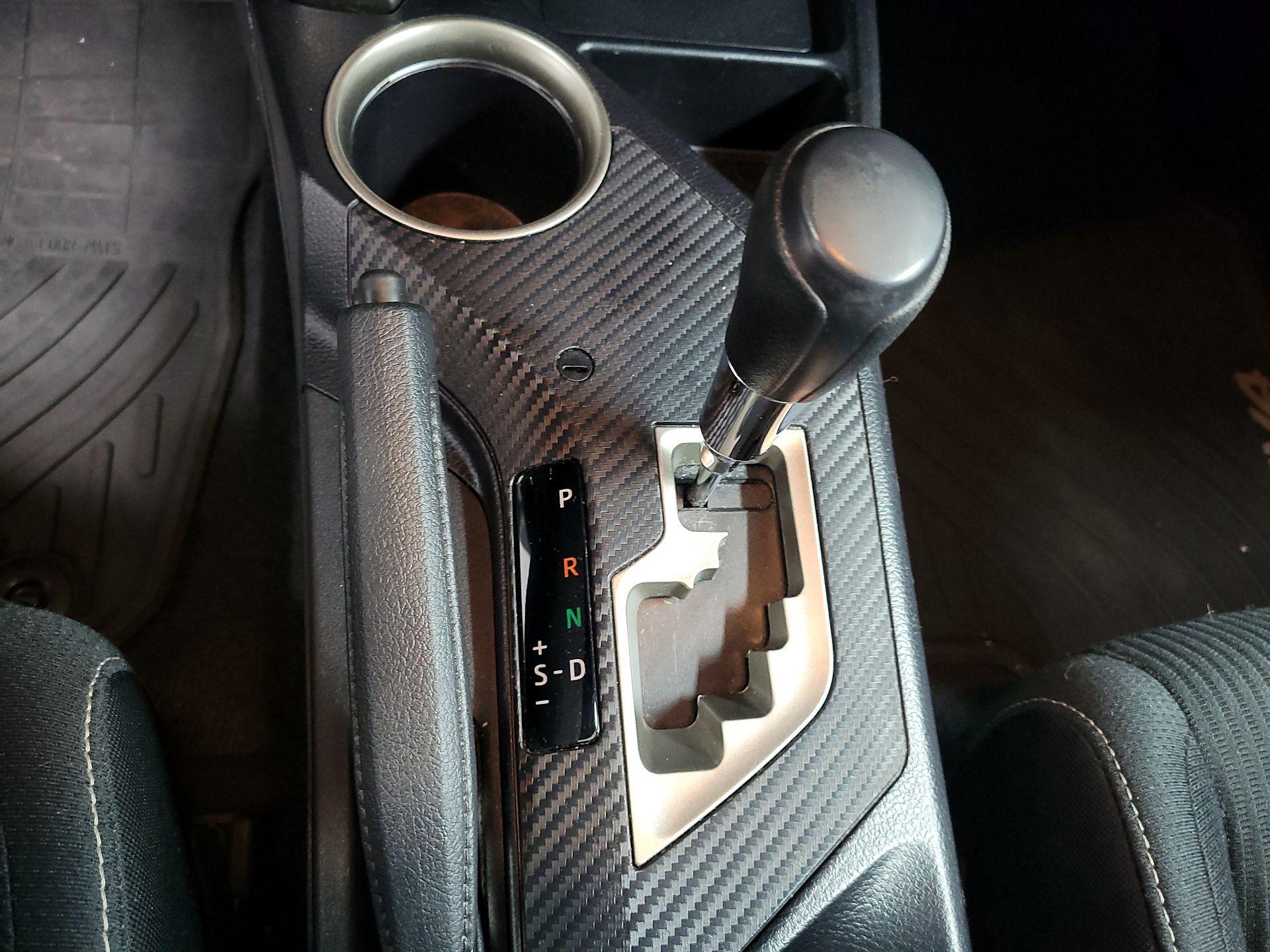 Thumbnail: 2015 Toyota RAV4 - 16