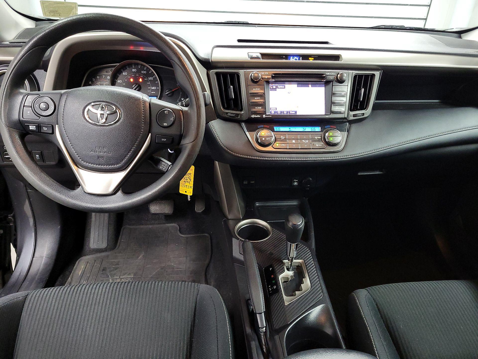 Thumbnail: 2015 Toyota RAV4 - 8
