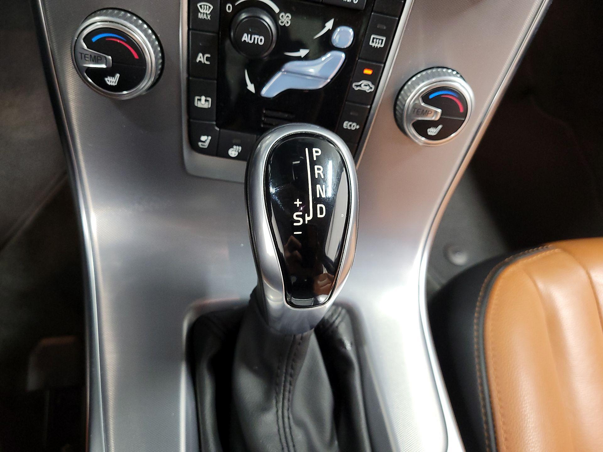 Thumbnail: 2017 Volvo S60 - 14