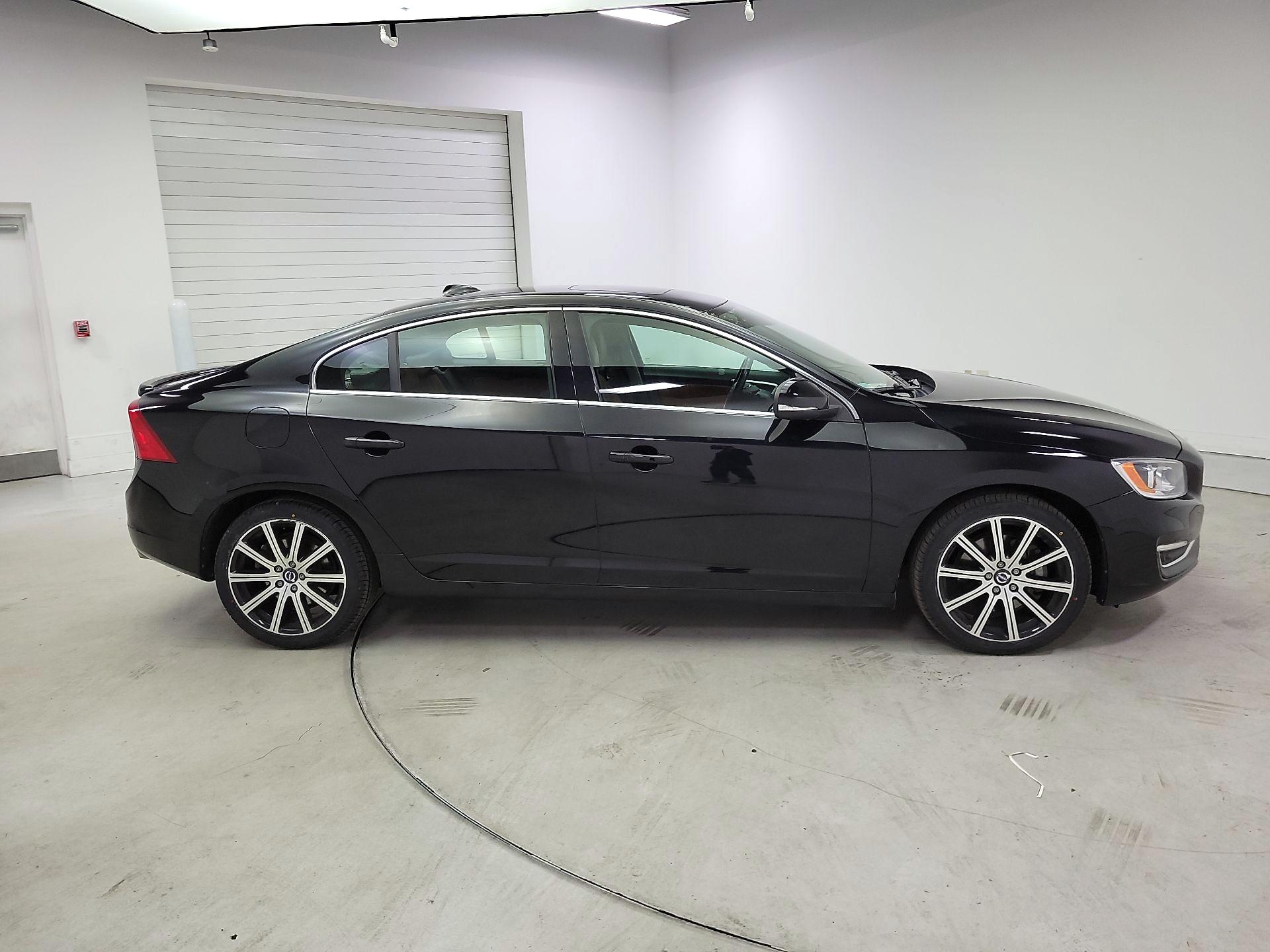 Thumbnail: 2017 Volvo S60 - 4