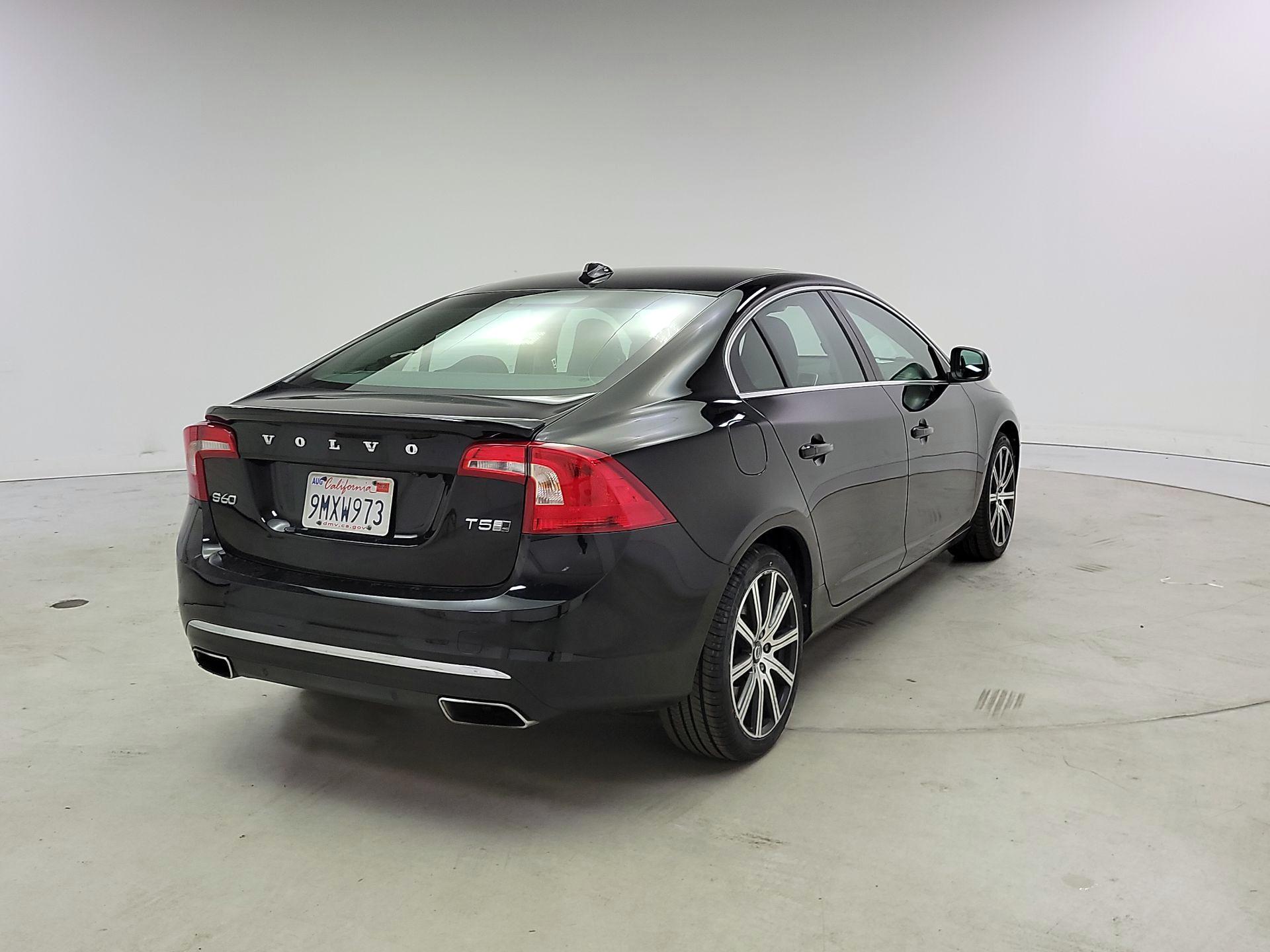 Thumbnail: 2017 Volvo S60 - 5