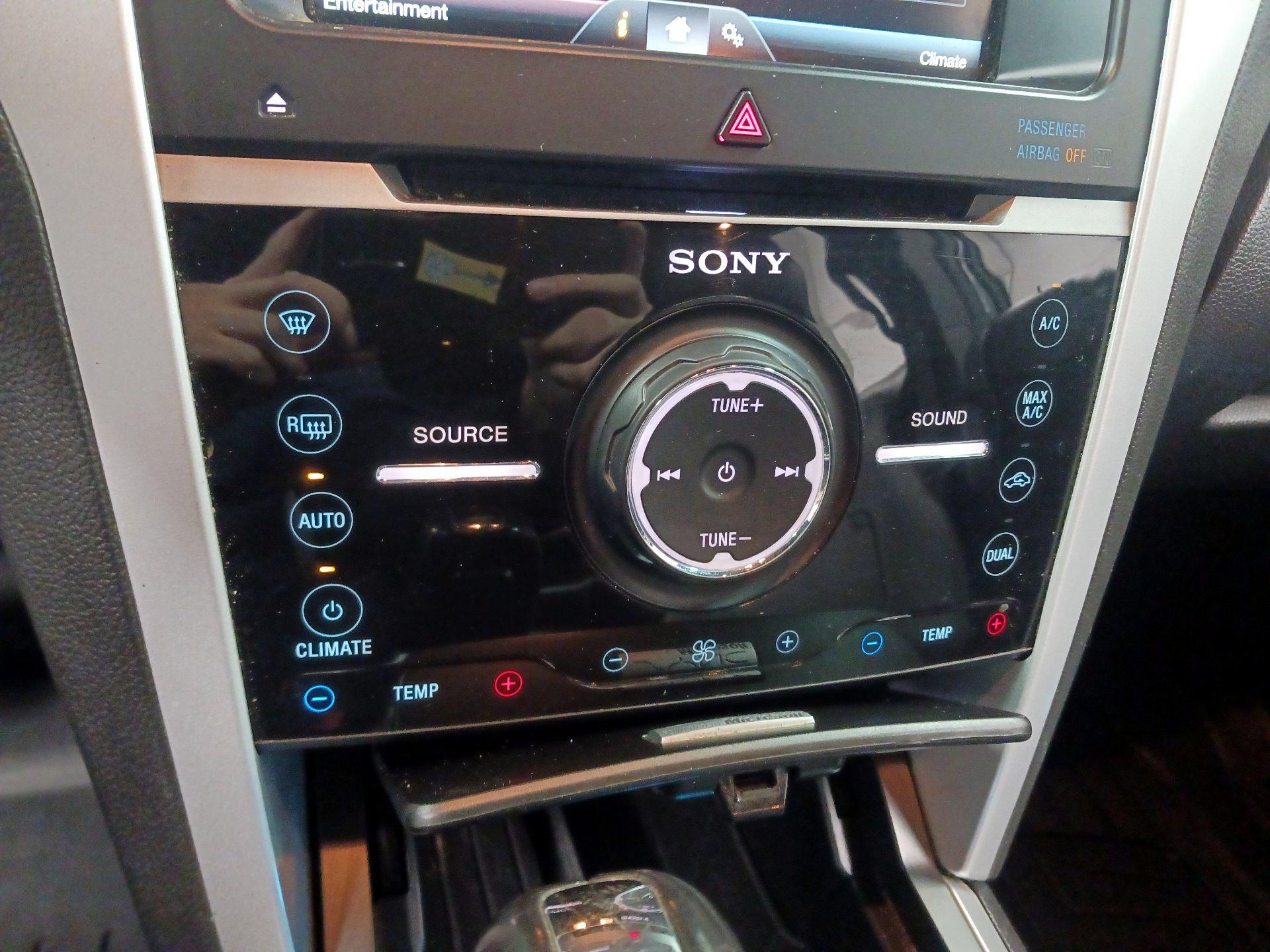 Thumbnail: 2015 Ford Explorer - 14