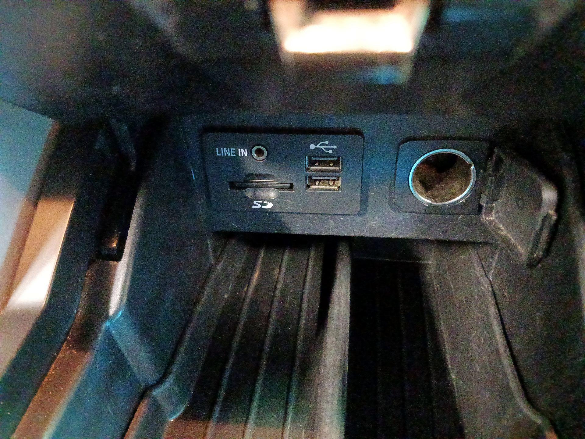 Thumbnail: 2015 Ford Explorer - 16