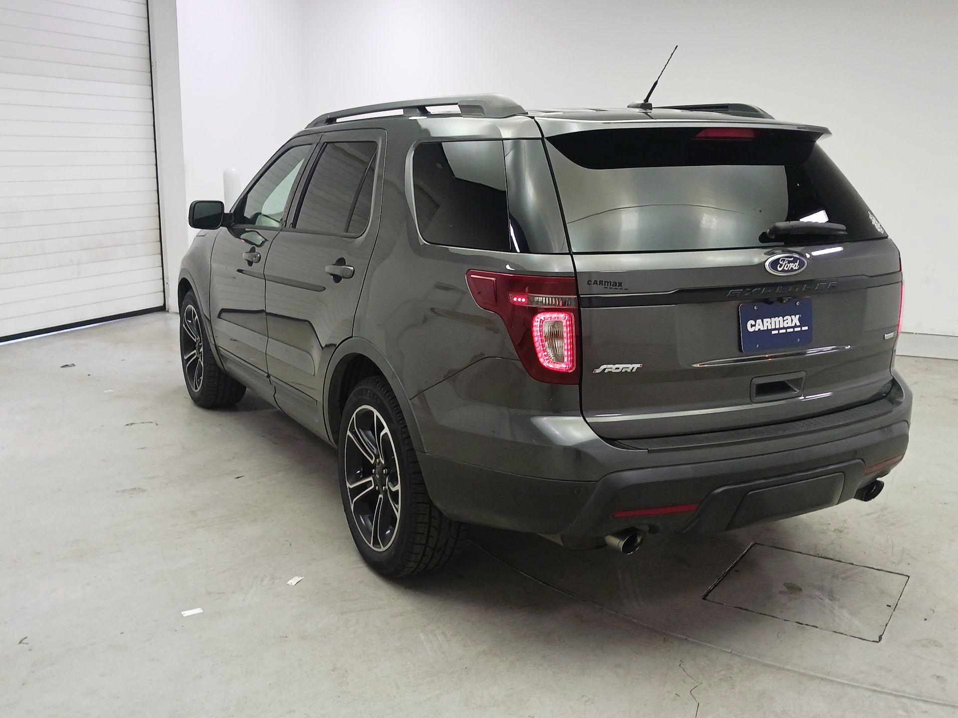 Thumbnail: 2015 Ford Explorer - 7