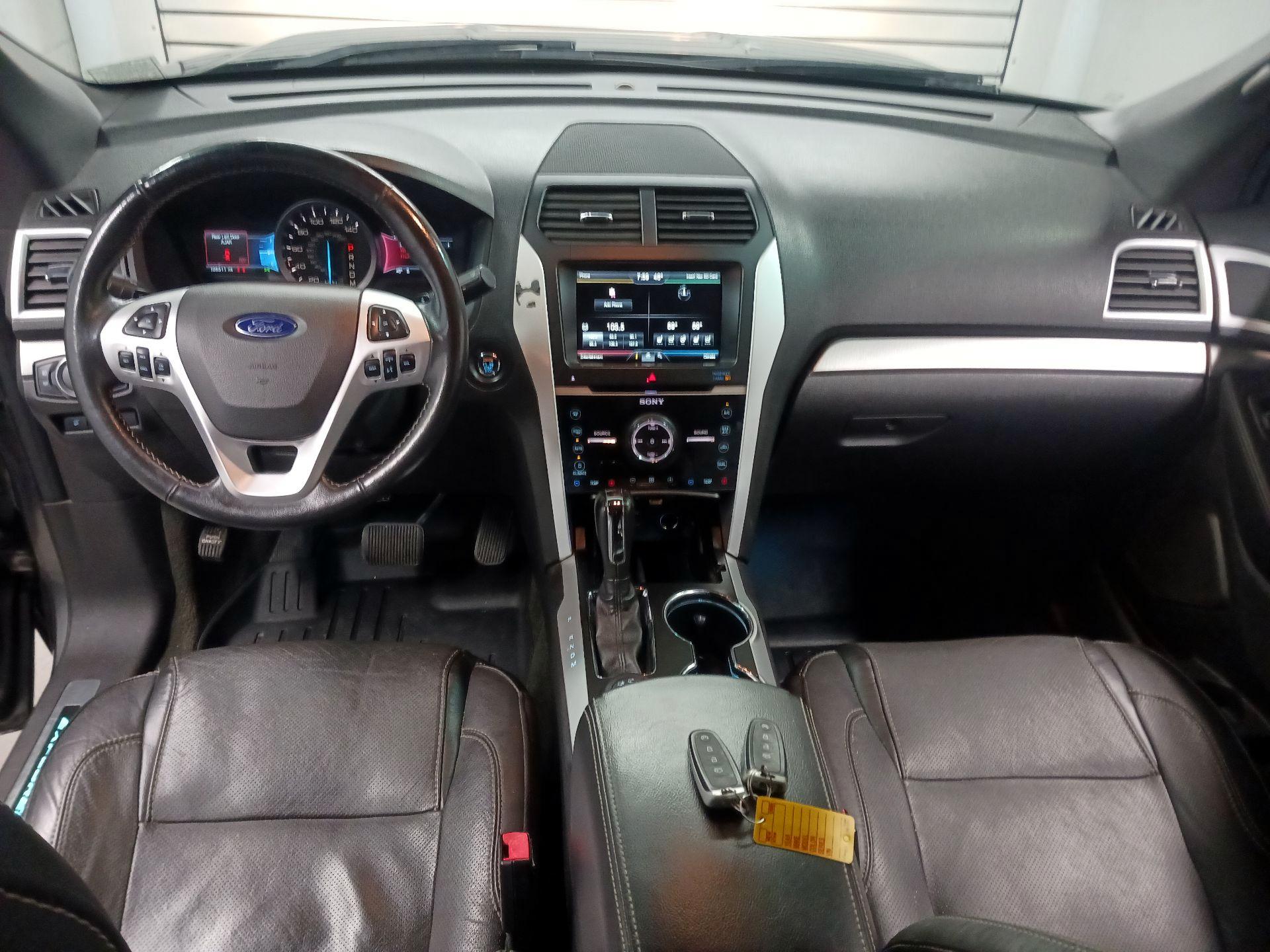 Thumbnail: 2015 Ford Explorer - 8