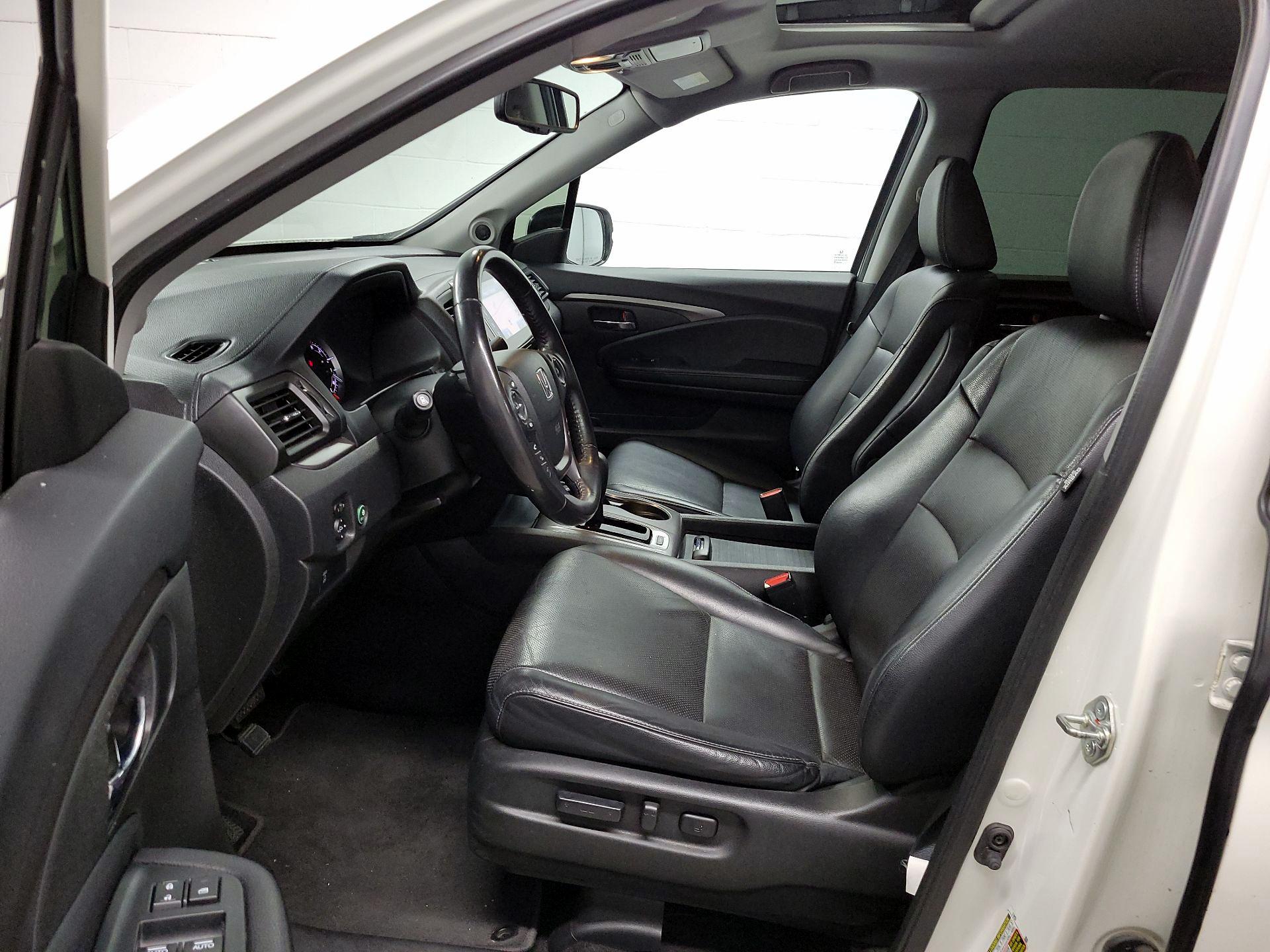 Thumbnail: 2019 Honda Ridgeline - 9