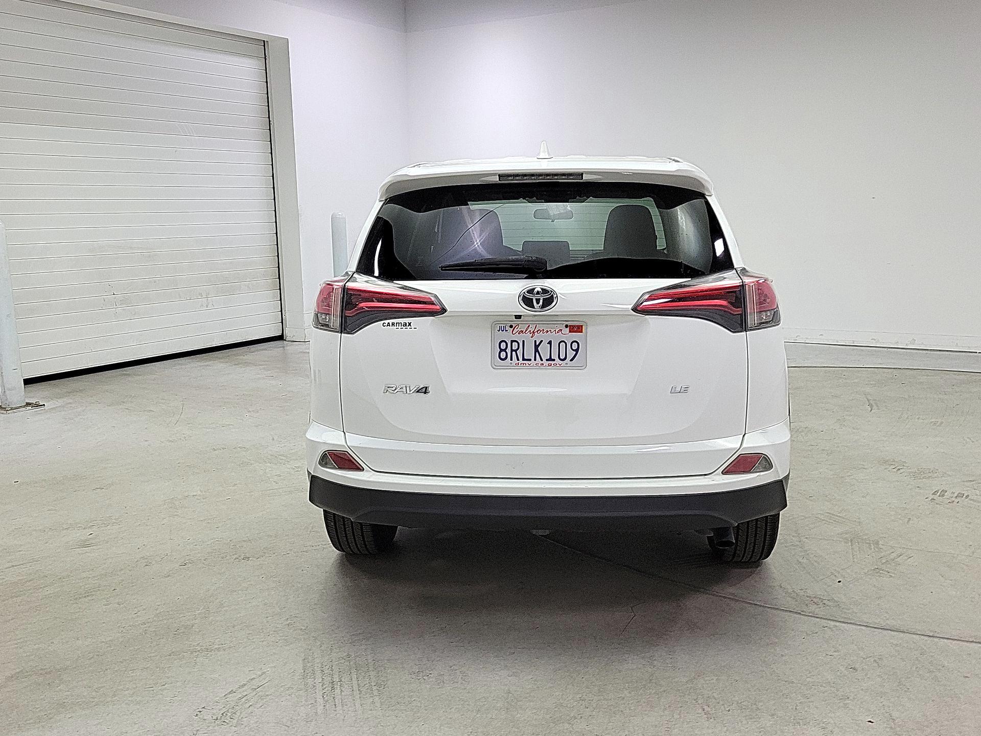 Thumbnail: 2017 Toyota RAV4 - 6