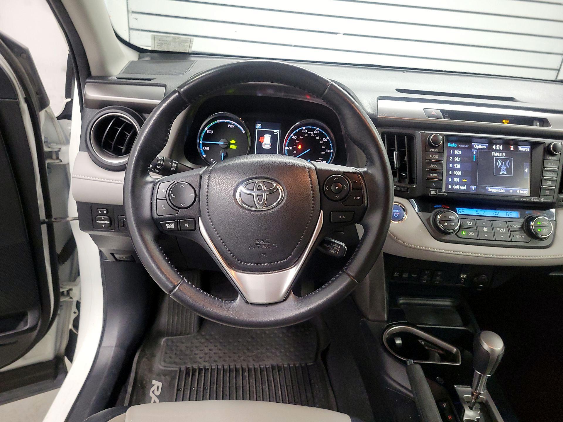 Thumbnail: 2016 Toyota RAV4 - 10