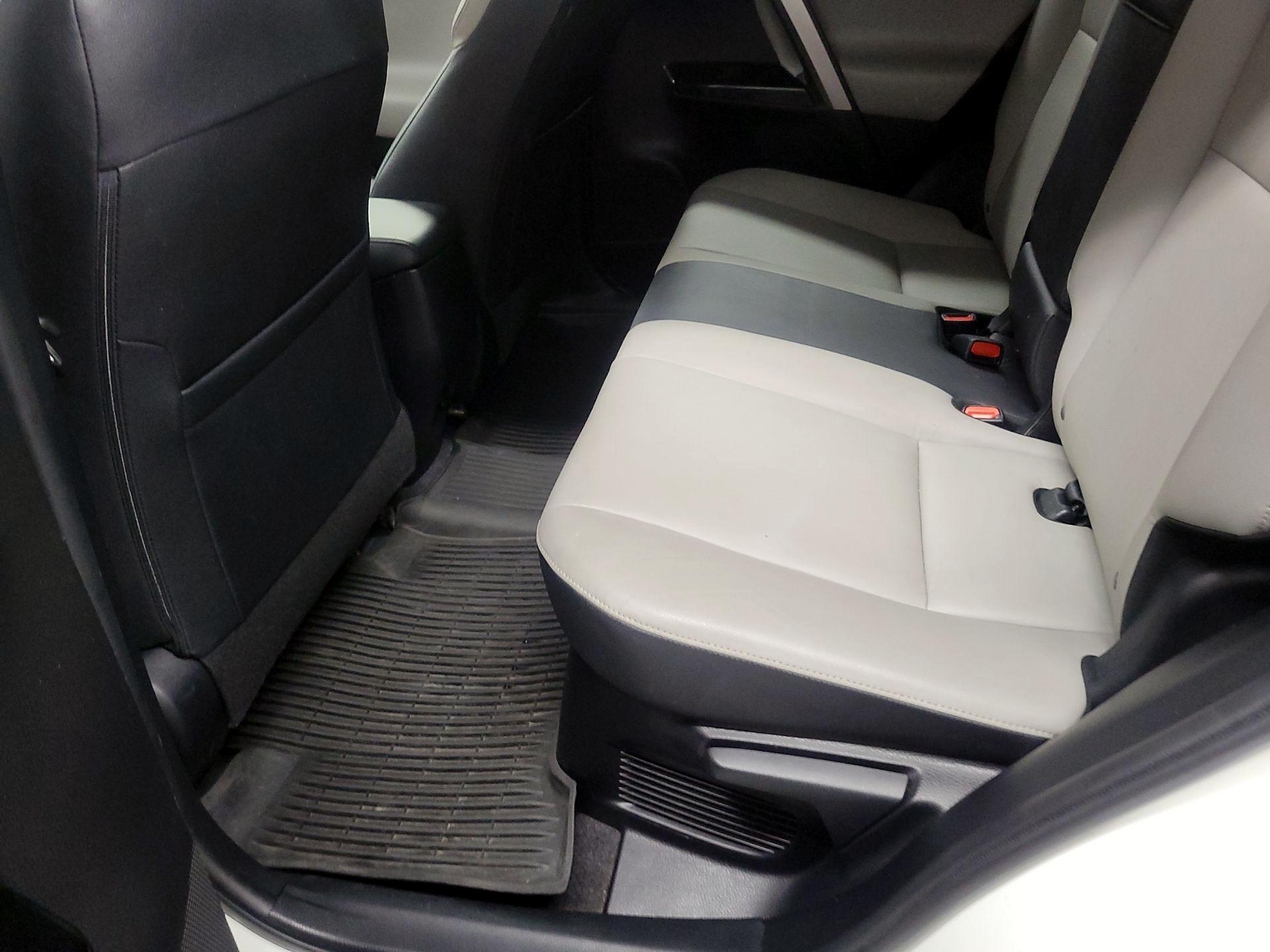 Thumbnail: 2016 Toyota RAV4 - 19