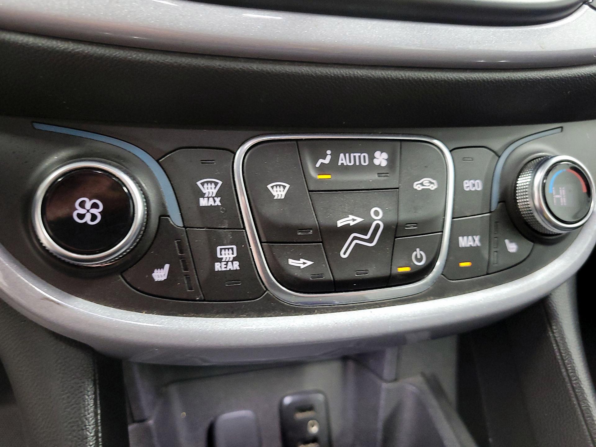 Thumbnail: 2018 Chevrolet Volt - 14