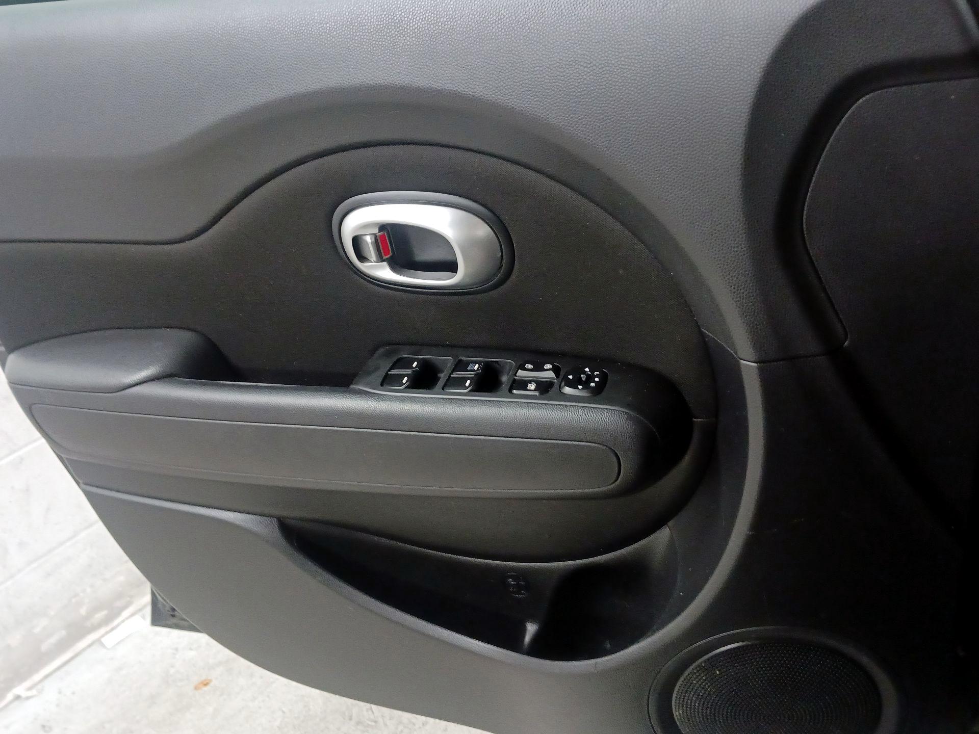 Thumbnail: 2016 Kia Soul - 12