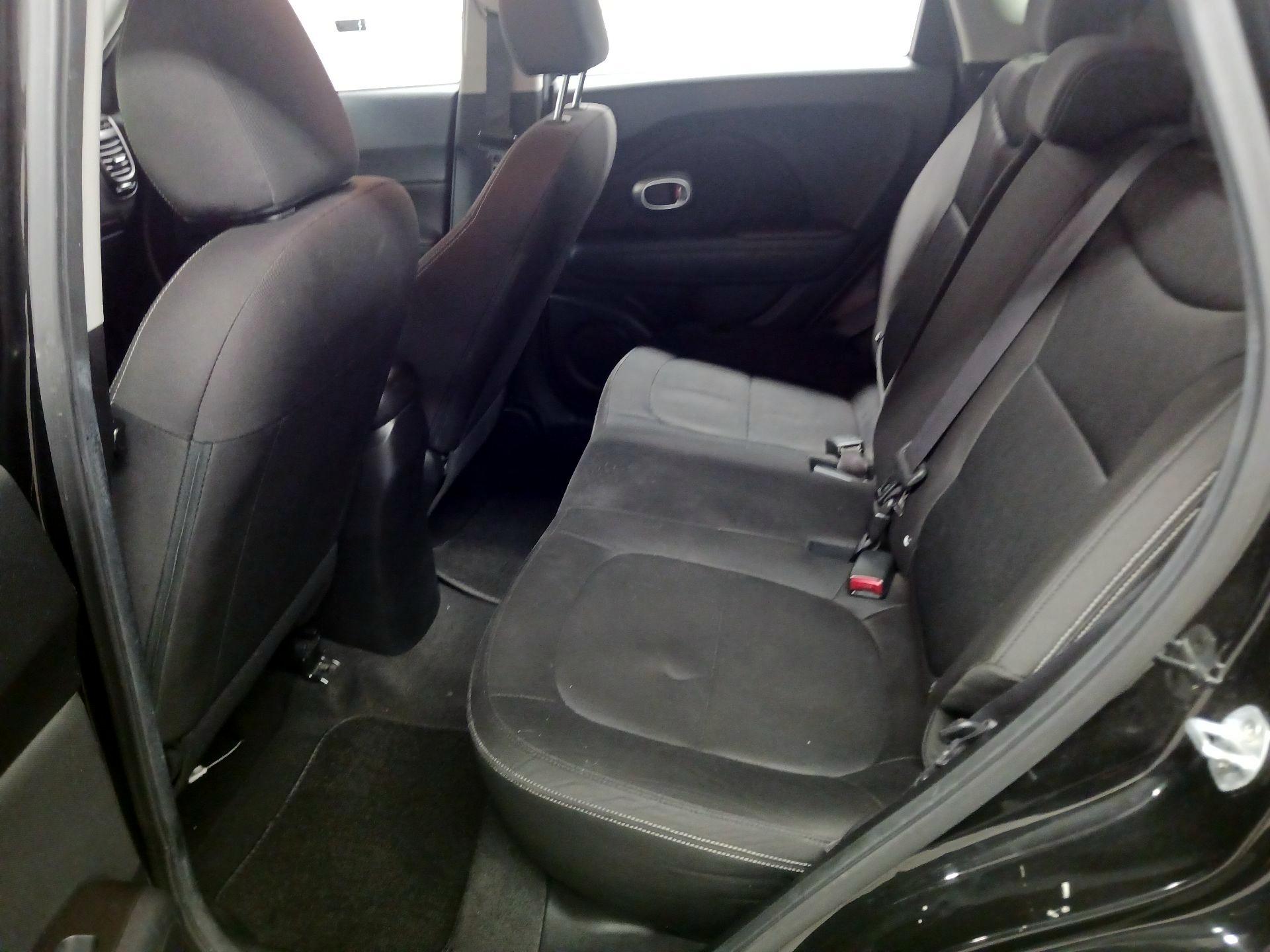 Thumbnail: 2016 Kia Soul - 16