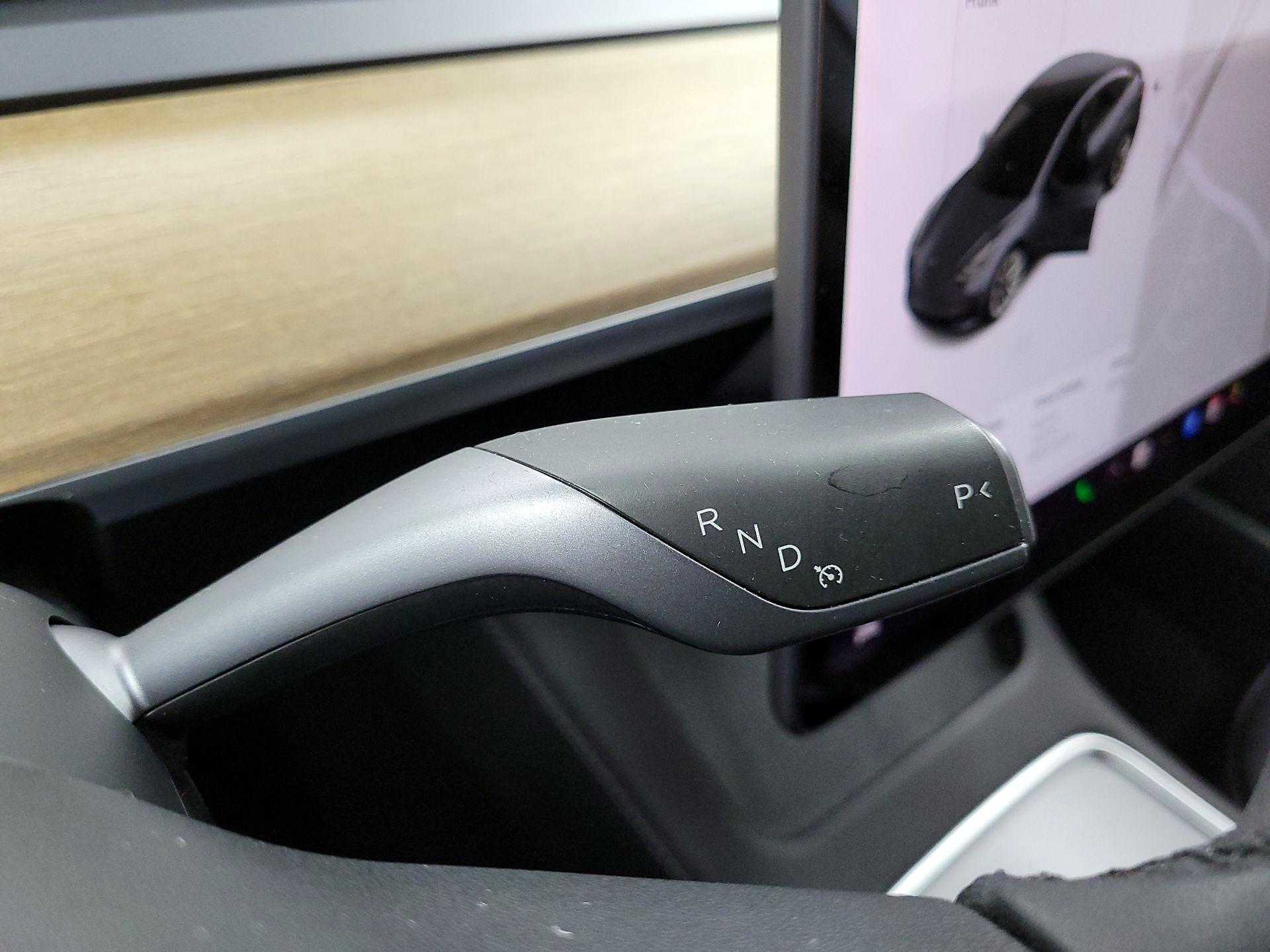 Thumbnail: 2021 Tesla Model 3 - 15