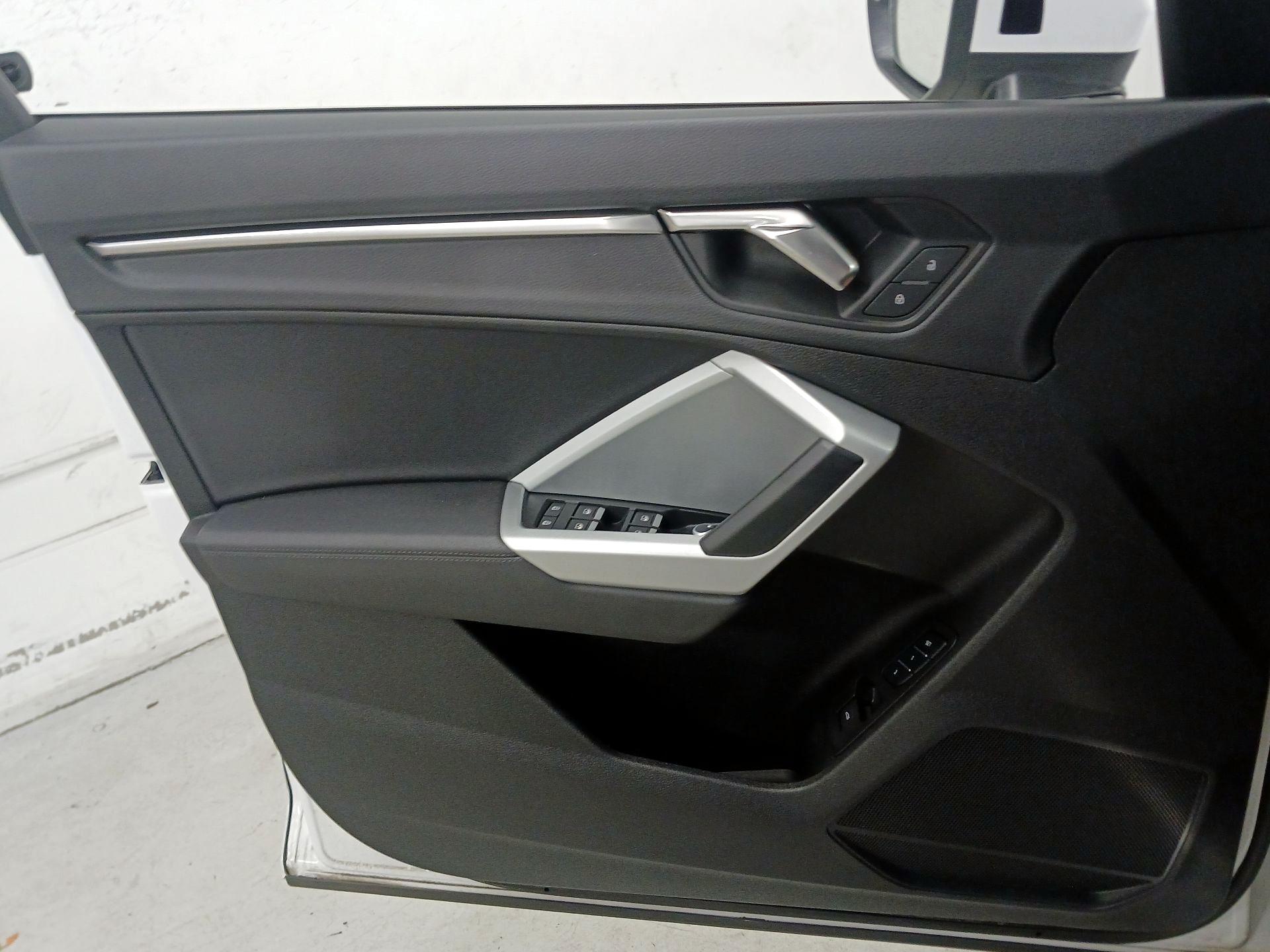 Thumbnail: 2024 Audi Q3 - 10