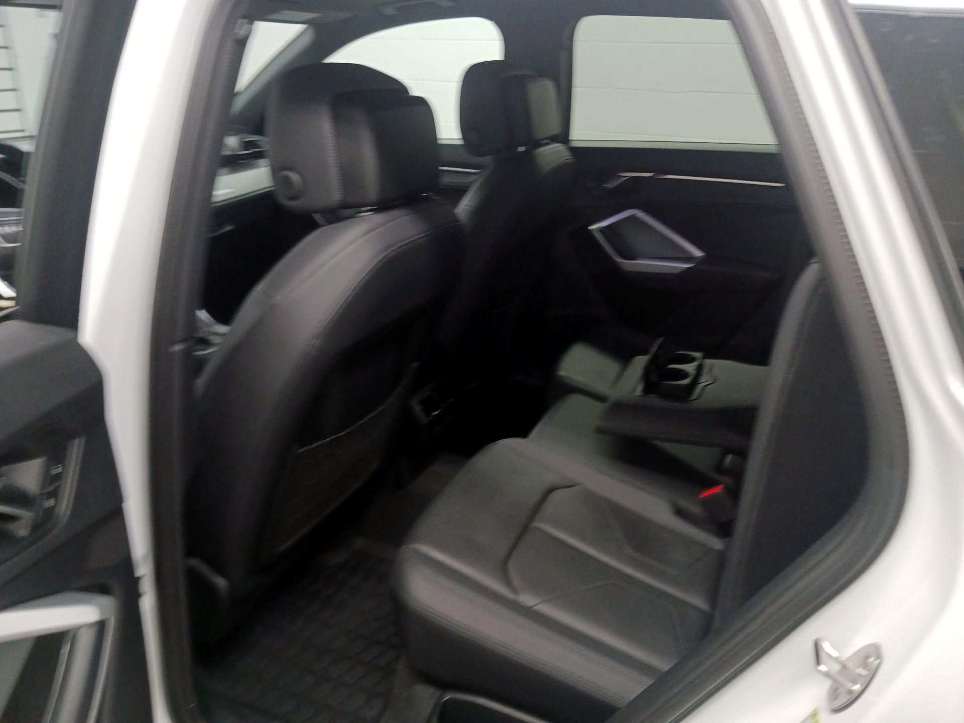 Thumbnail: 2024 Audi Q3 - 14