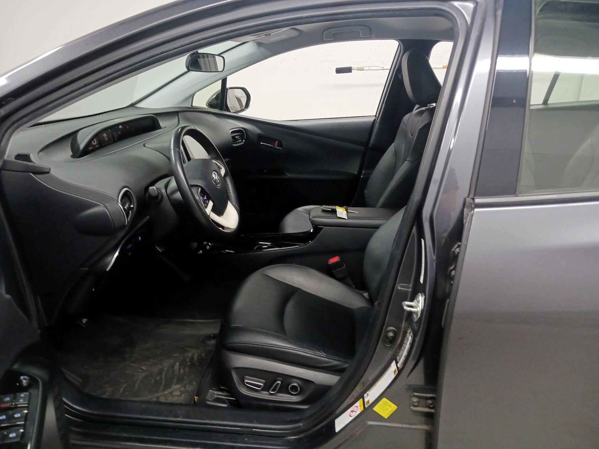 Thumbnail: 2018 Toyota Prius Prime - 9