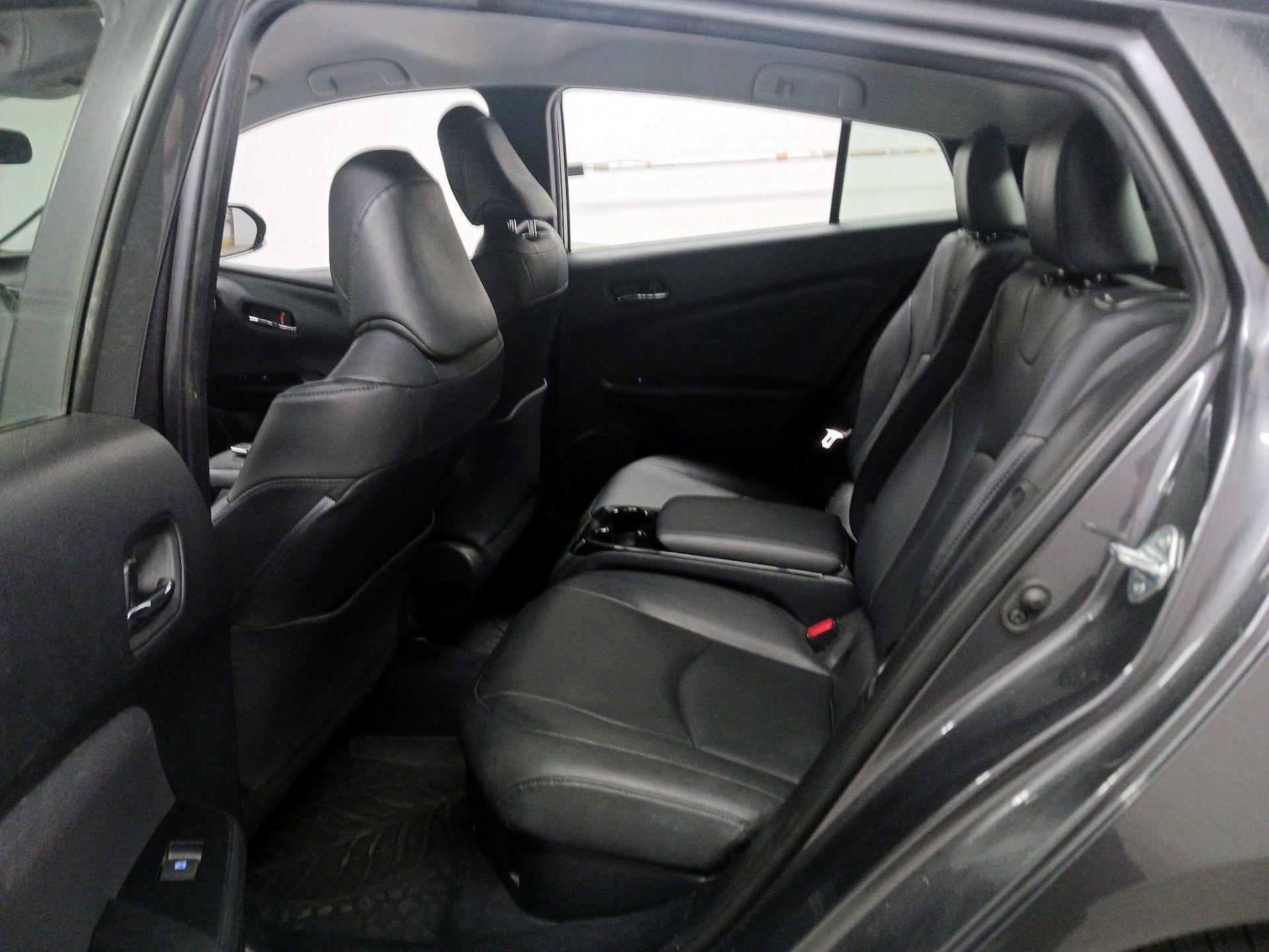 Thumbnail: 2018 Toyota Prius Prime - 18