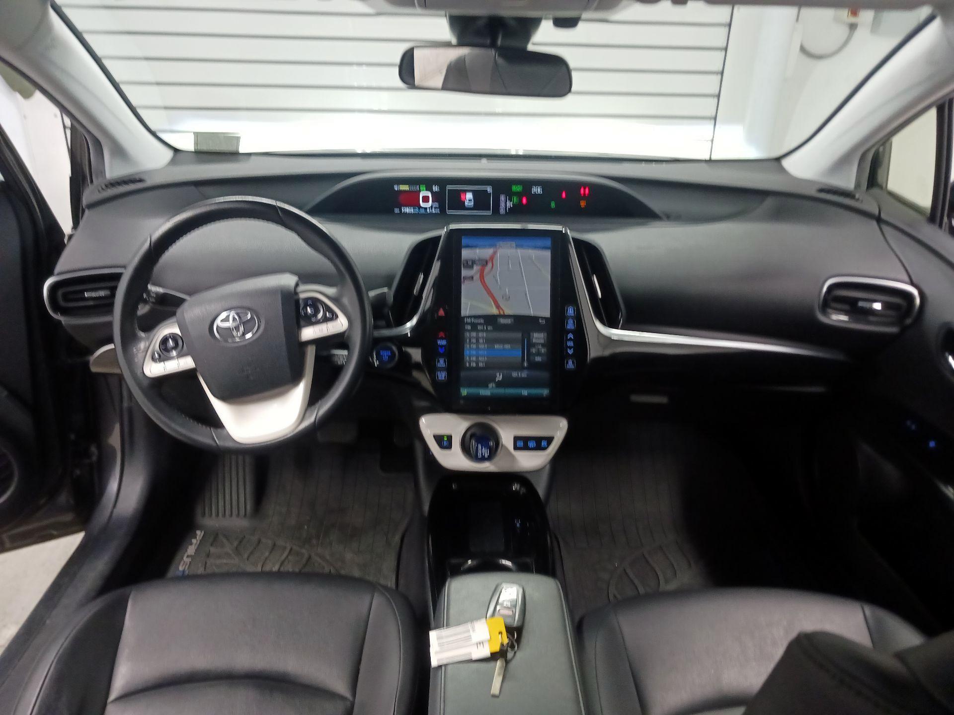 Thumbnail: 2018 Toyota Prius Prime - 8