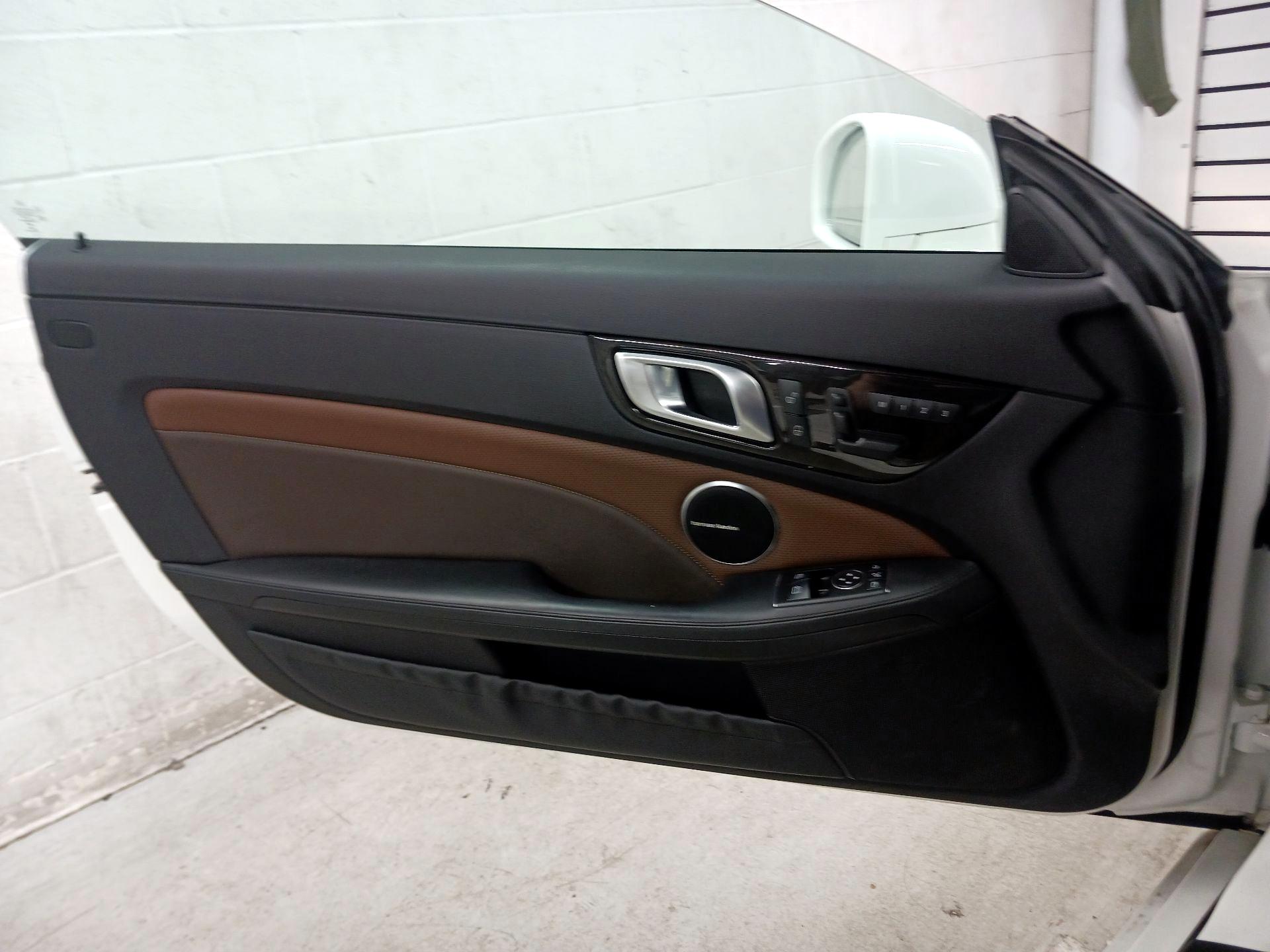 Thumbnail: 2015 Mercedes-Benz SLK - 10