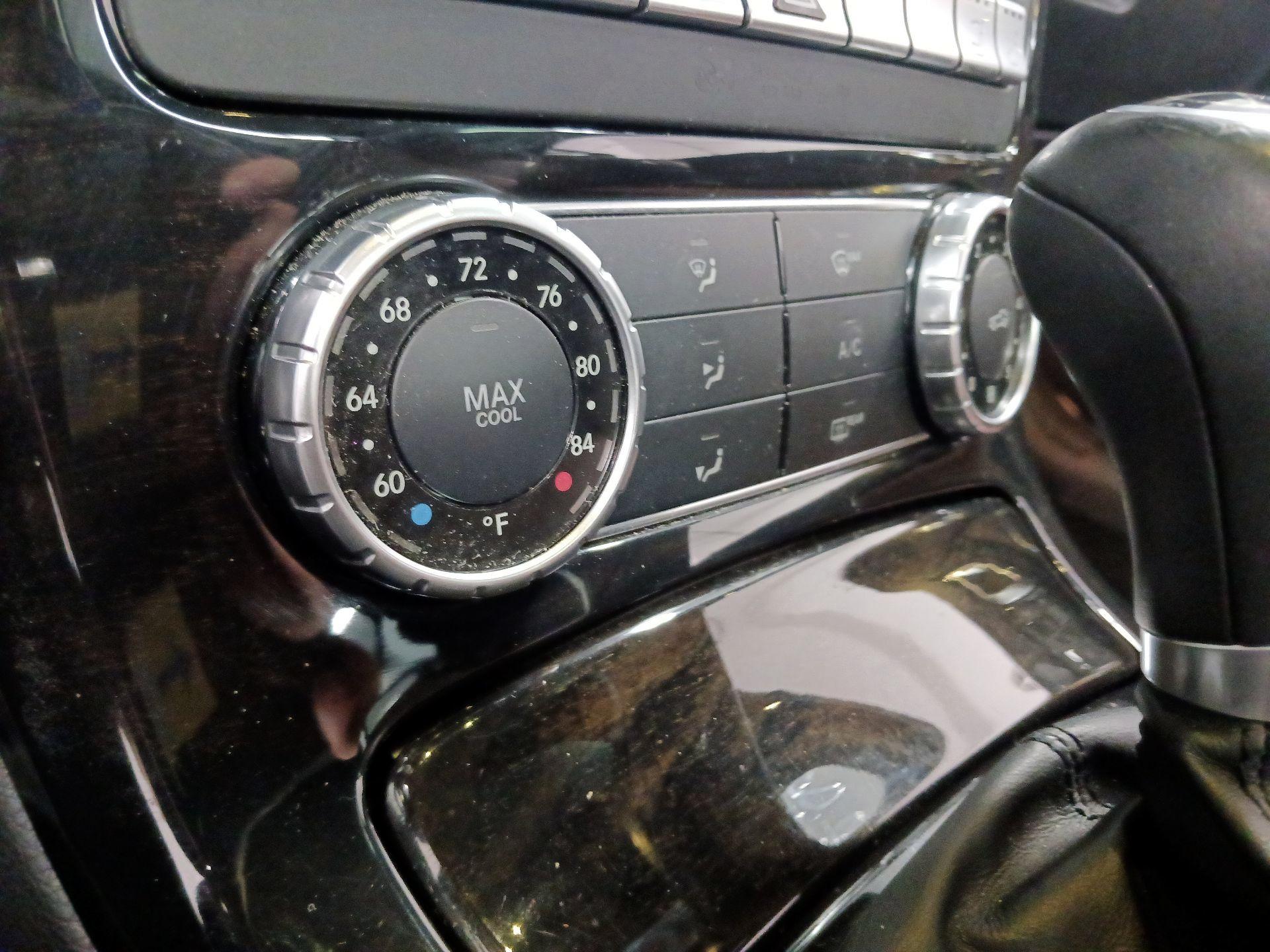 Thumbnail: 2015 Mercedes-Benz SLK - 15