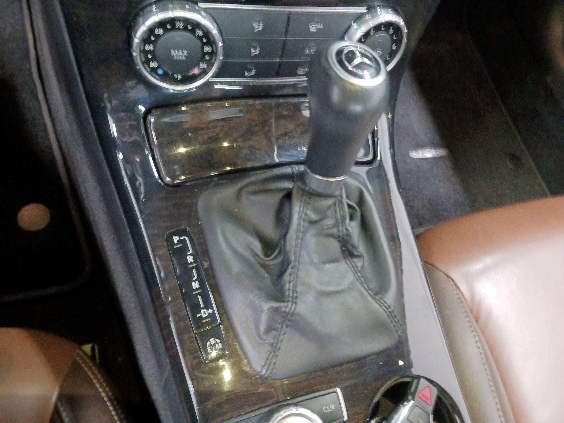 Thumbnail: 2015 Mercedes-Benz SLK - 16