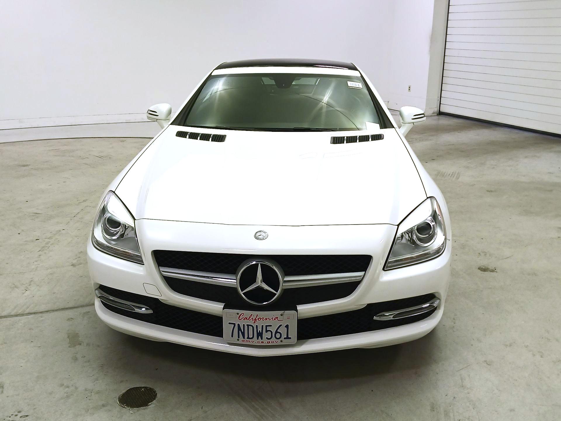 Thumbnail: 2015 Mercedes-Benz SLK - 2