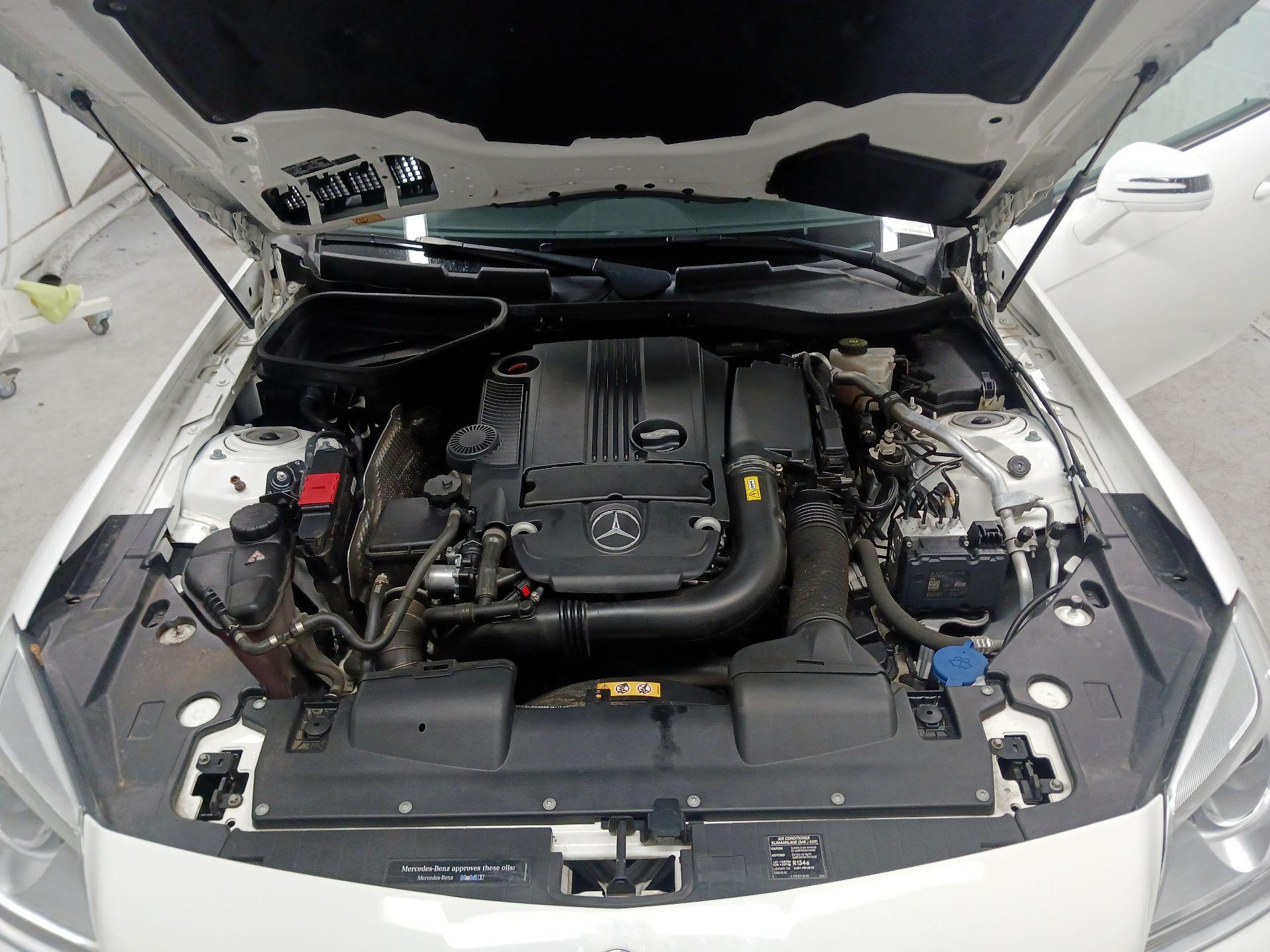 Thumbnail: 2015 Mercedes-Benz SLK - 20