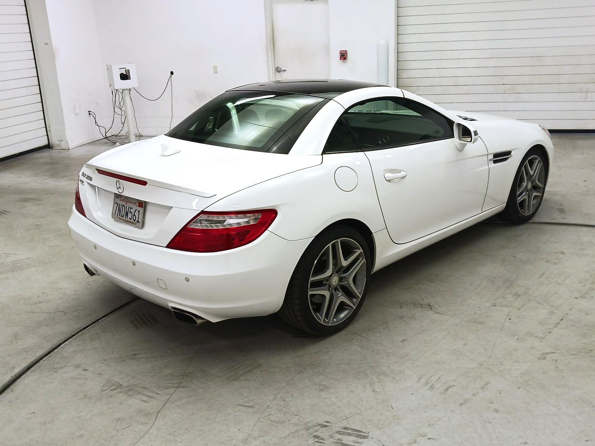 Thumbnail: 2015 Mercedes-Benz SLK - 5