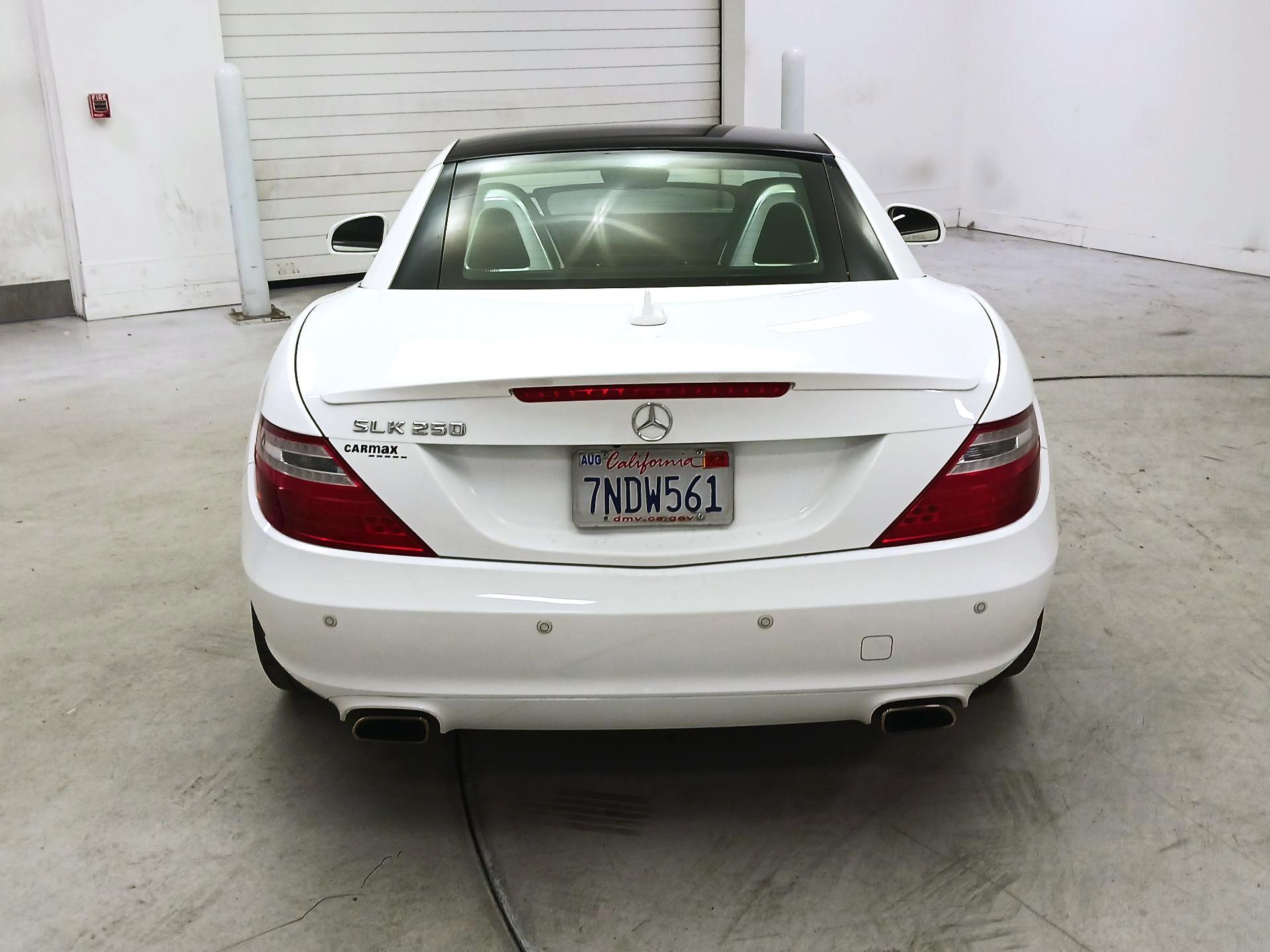 Thumbnail: 2015 Mercedes-Benz SLK - 6