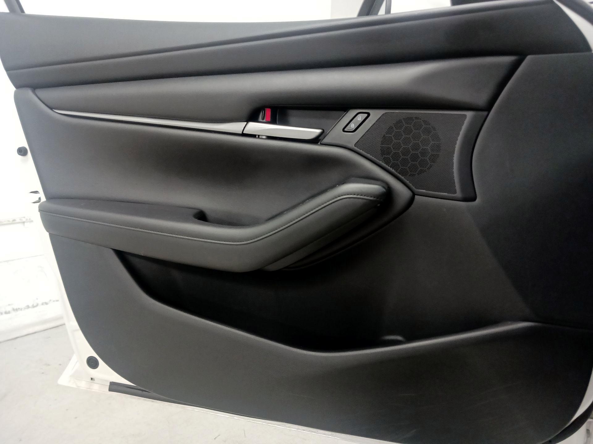 Thumbnail: 2021 Mazda Mazda3 - 10