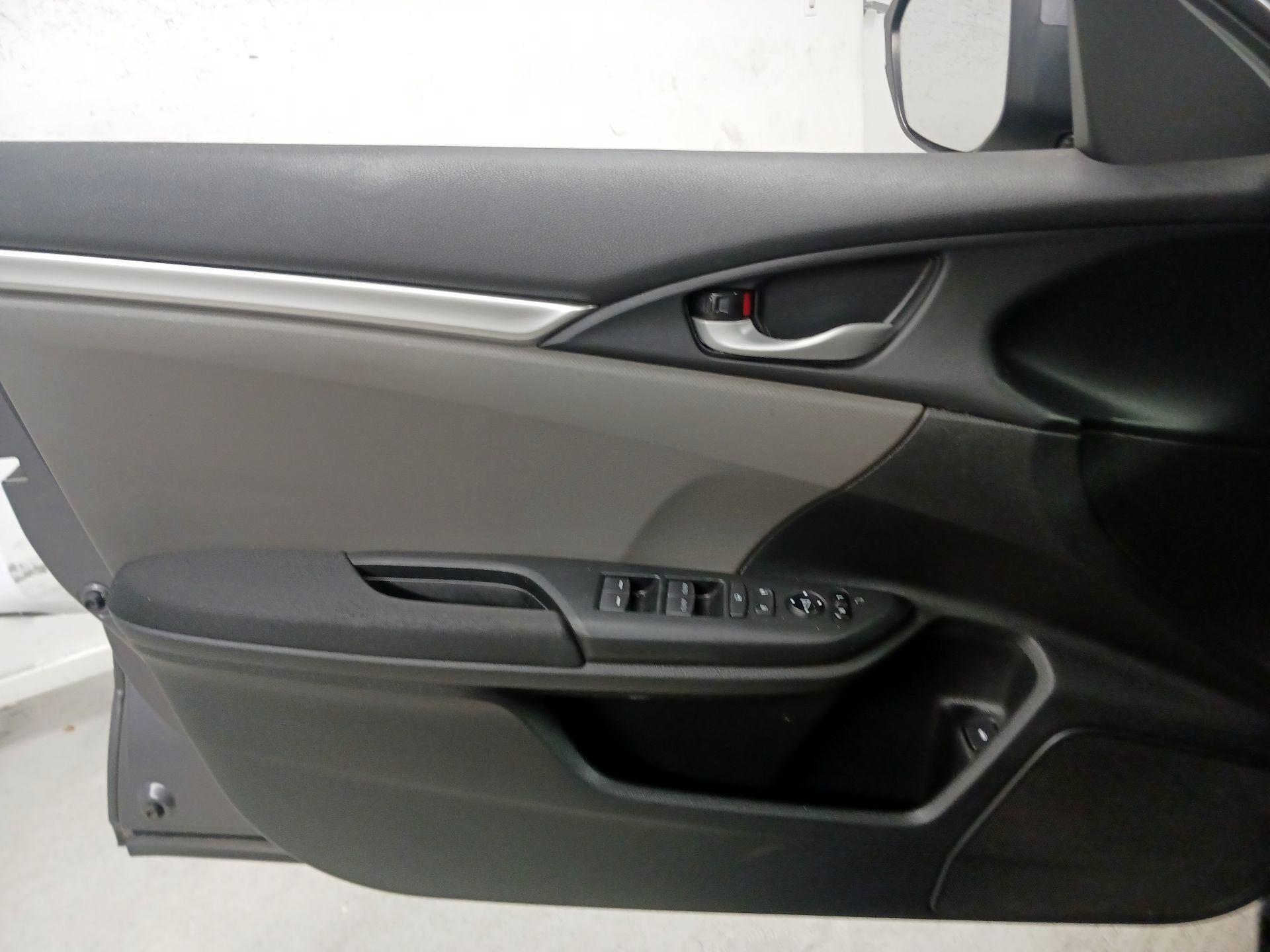 Thumbnail: 2018 Honda Civic - 10