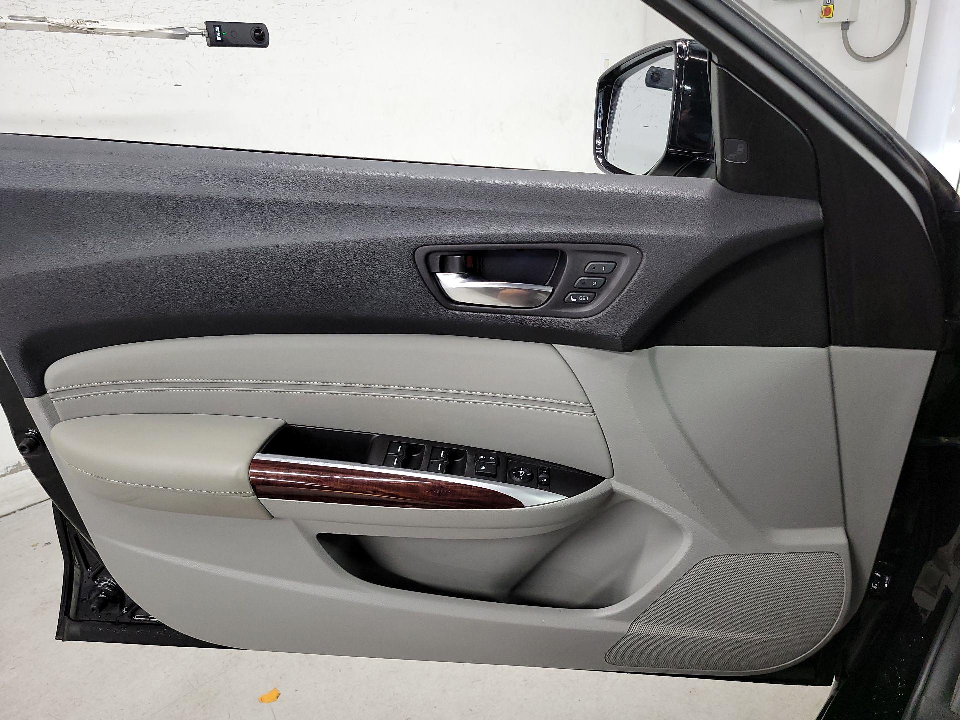 Thumbnail: 2016 Acura TLX - 10