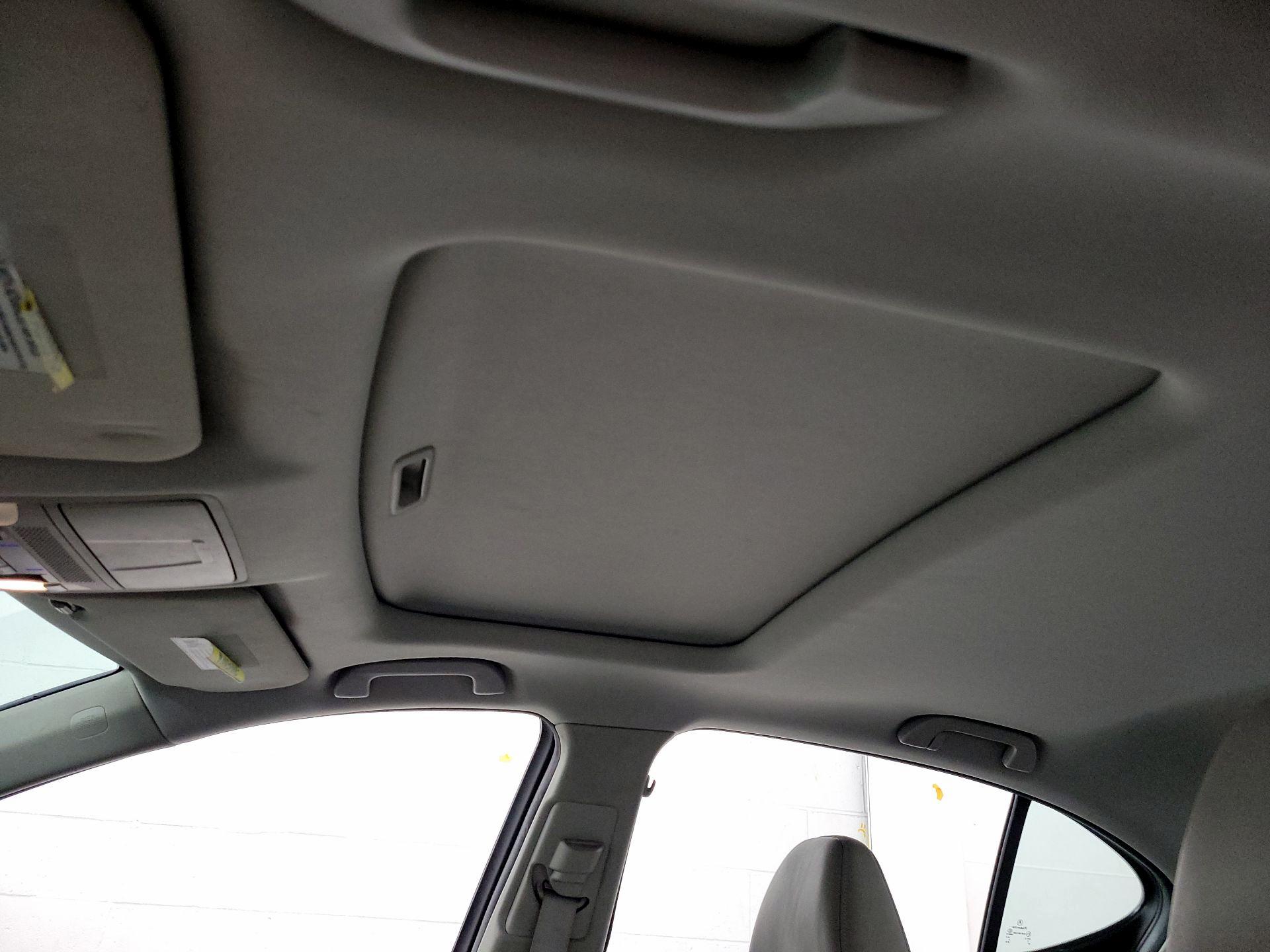 Thumbnail: 2016 Acura TLX - 16