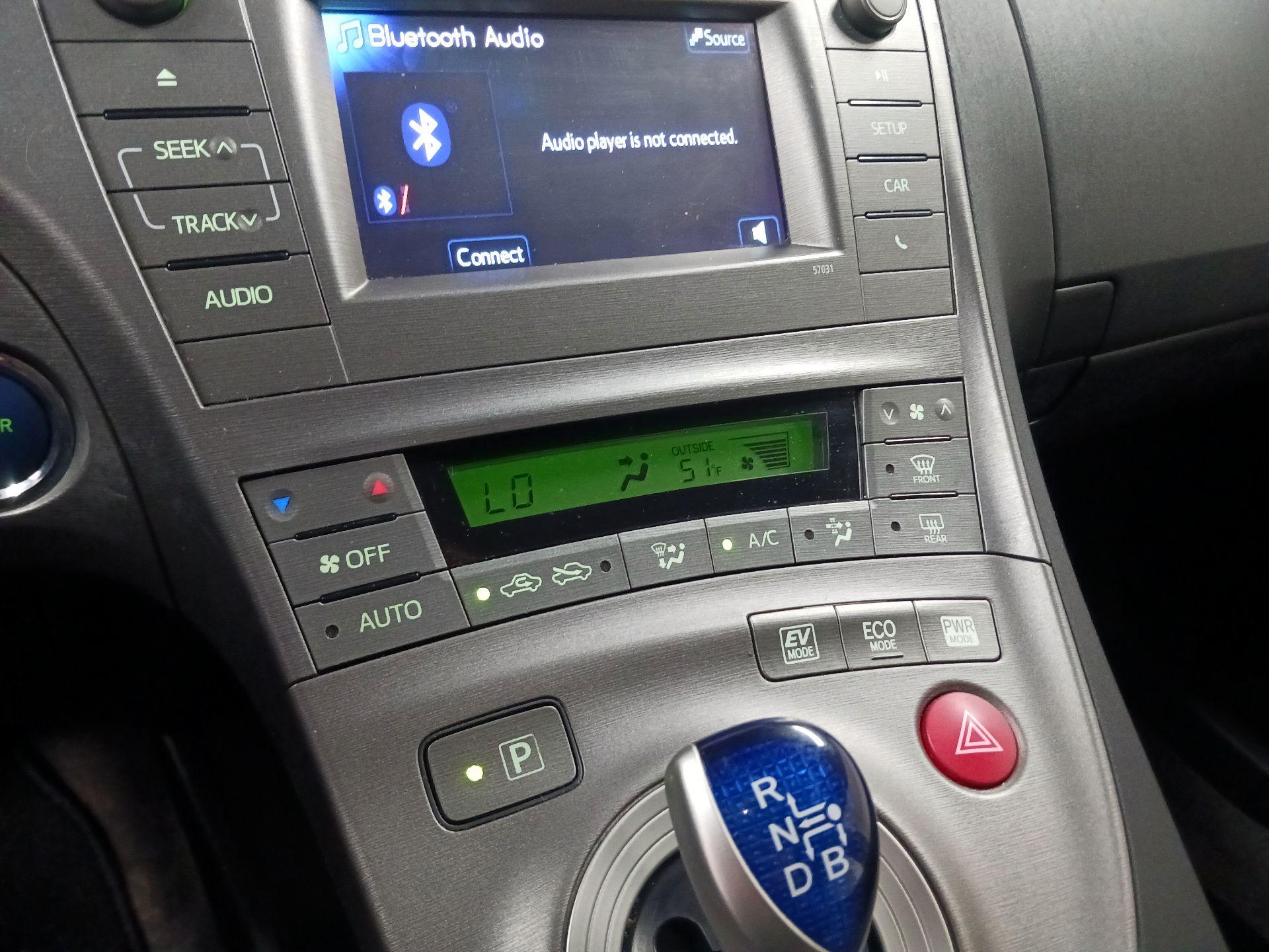 Thumbnail: 2014 Toyota Prius - 15