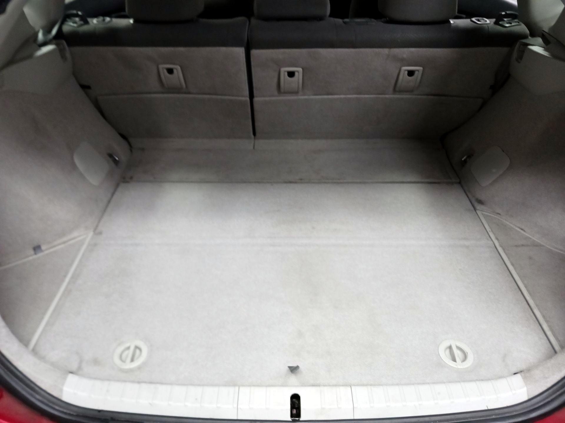 Thumbnail: 2014 Toyota Prius - 18