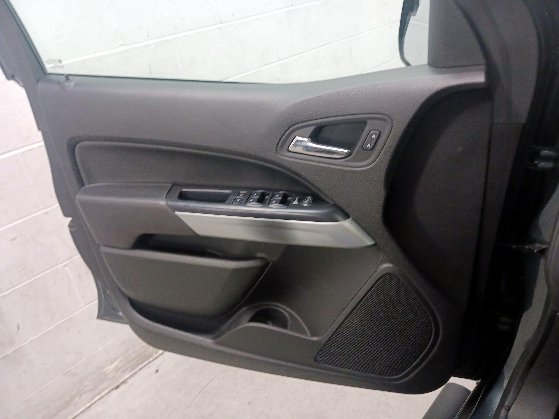 Thumbnail: 2015 Chevrolet Colorado - 10